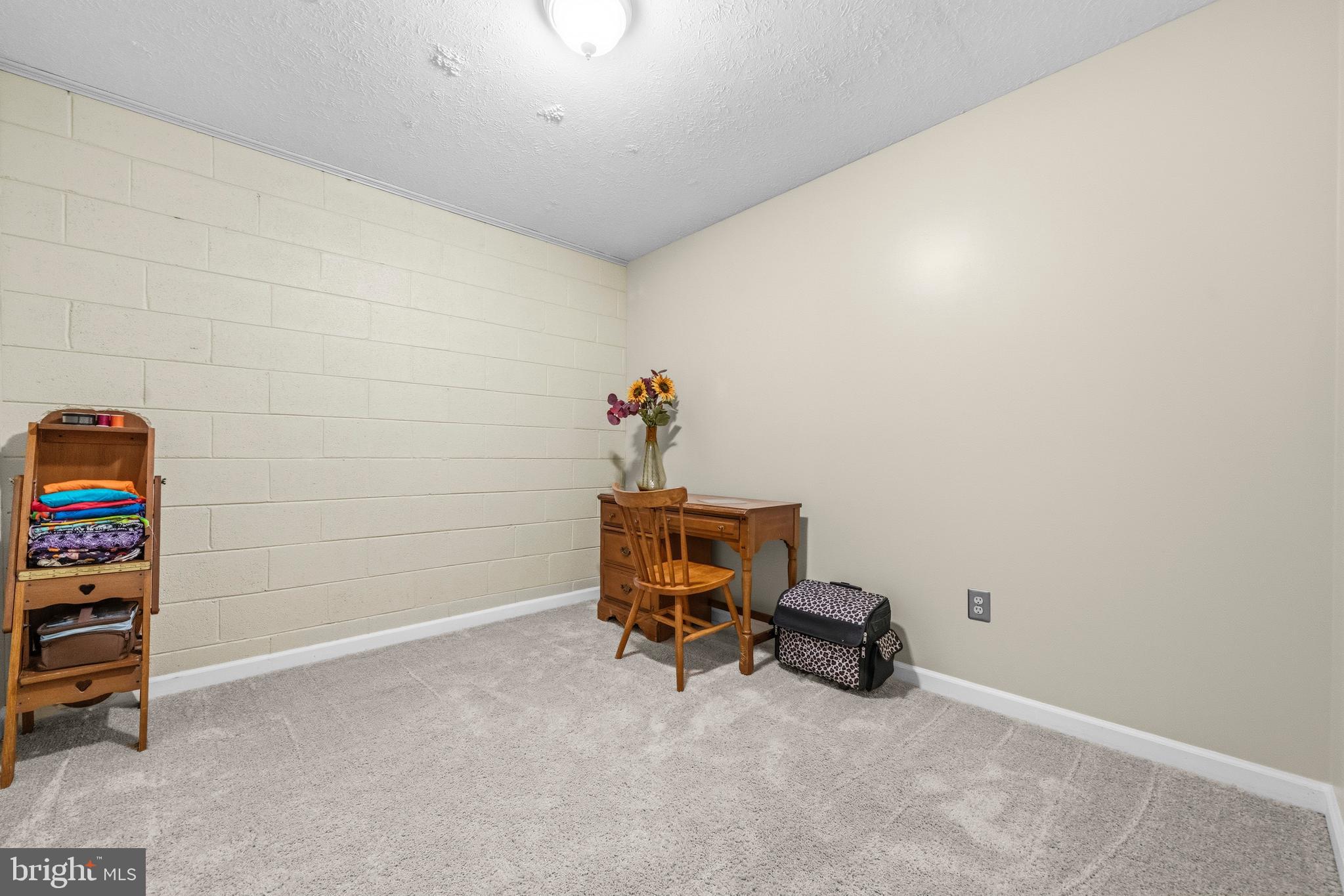 MAXWELL HALL - Residential