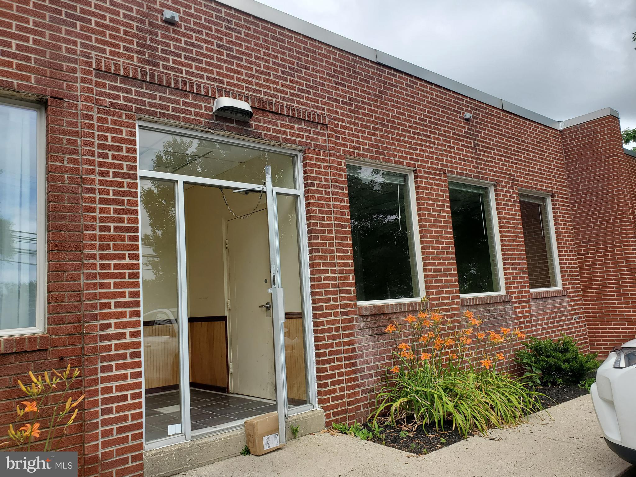 1055 W GERMANTOWN PIKE