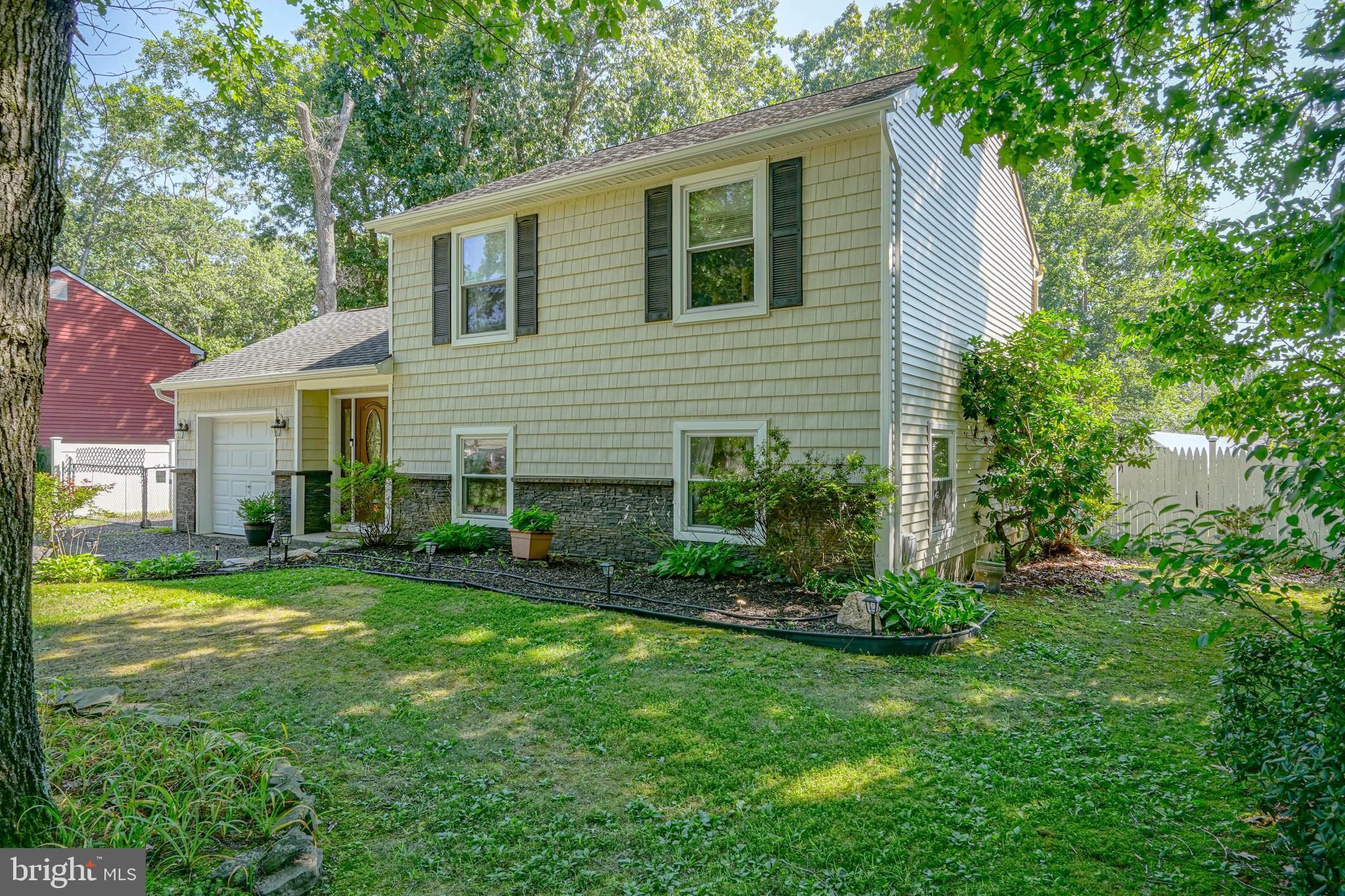 602 AUTUMN CREST DRIVE