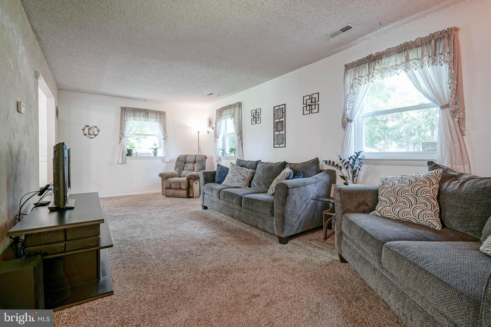 602 AUTUMN CREST DRIVE