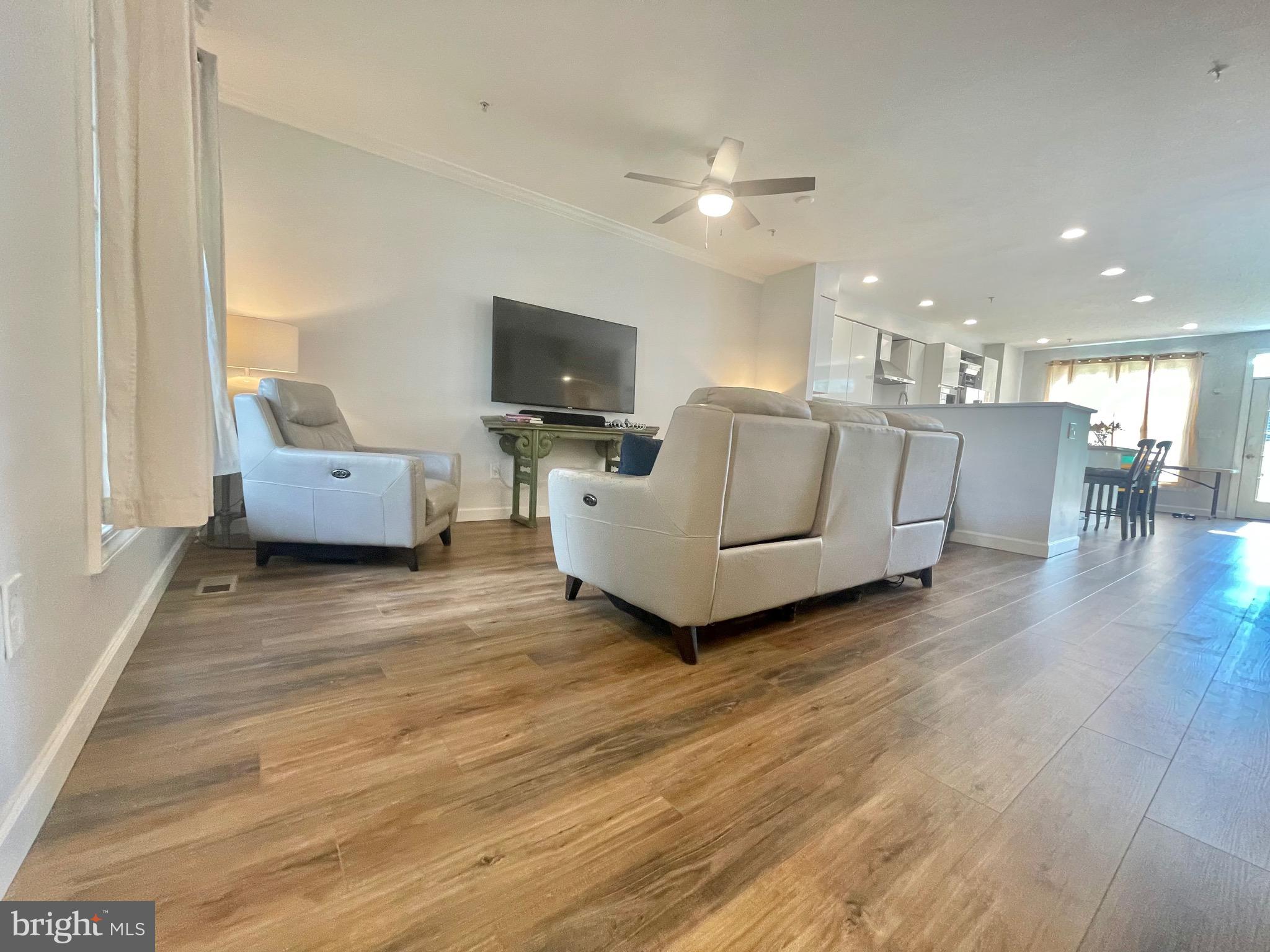 VILLAGES OF URBANA - Residential Lease