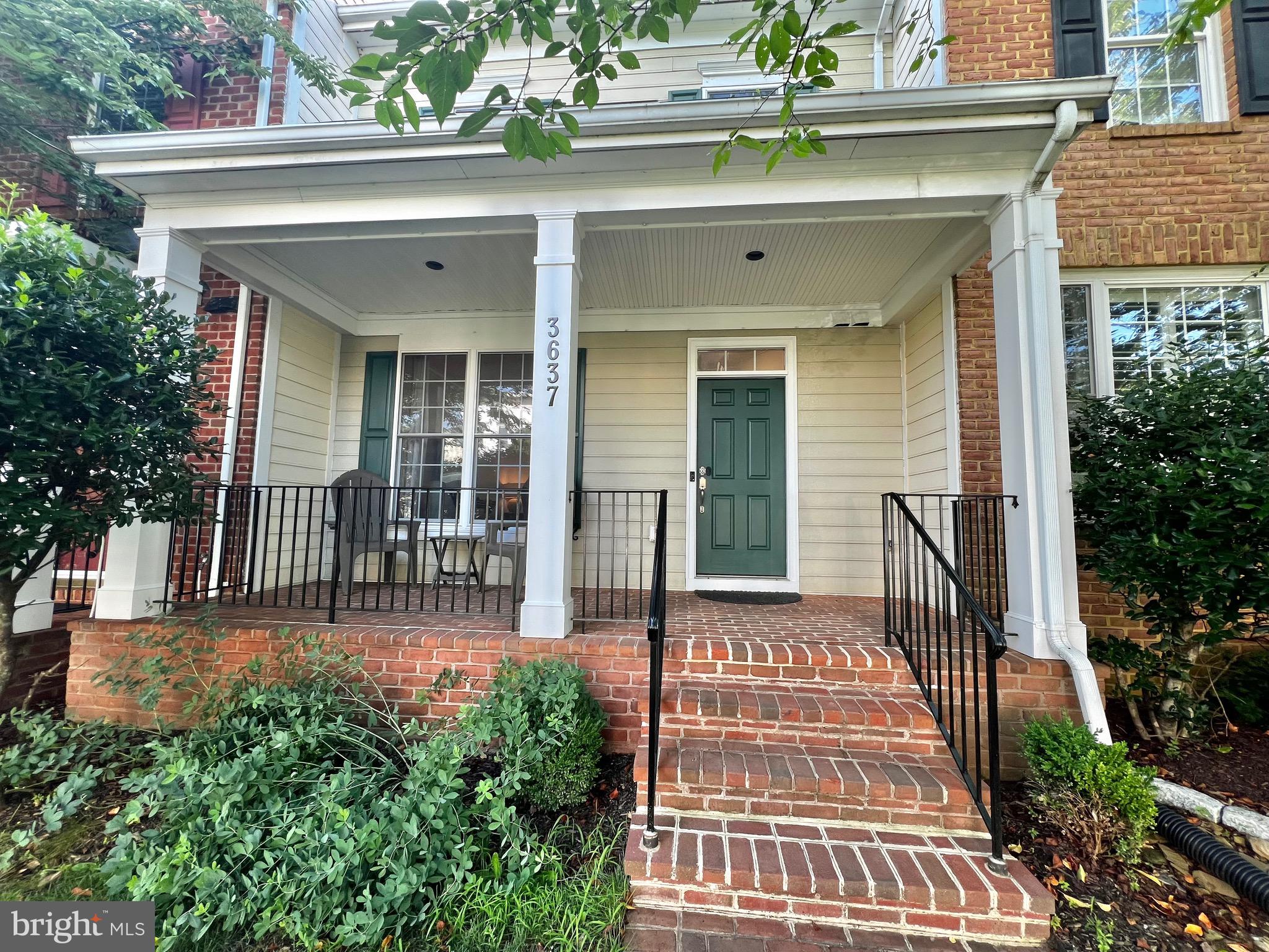 VILLAGES OF URBANA - Residential Lease