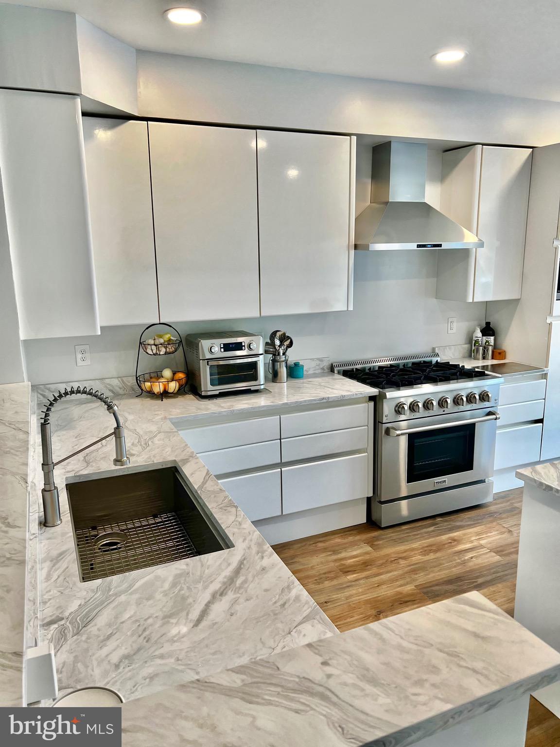 VILLAGES OF URBANA - Residential Lease