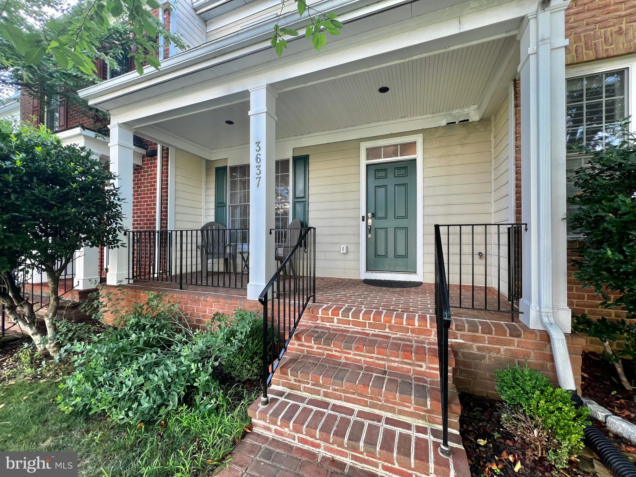 VILLAGES OF URBANA - Residential Lease