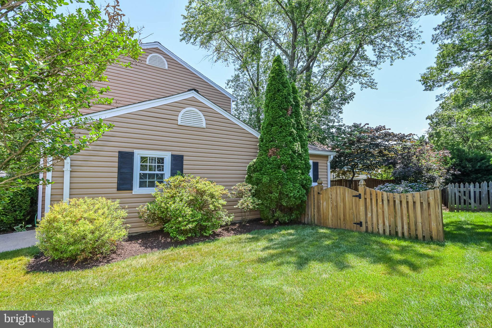 LAKE BRADDOCK - Residential