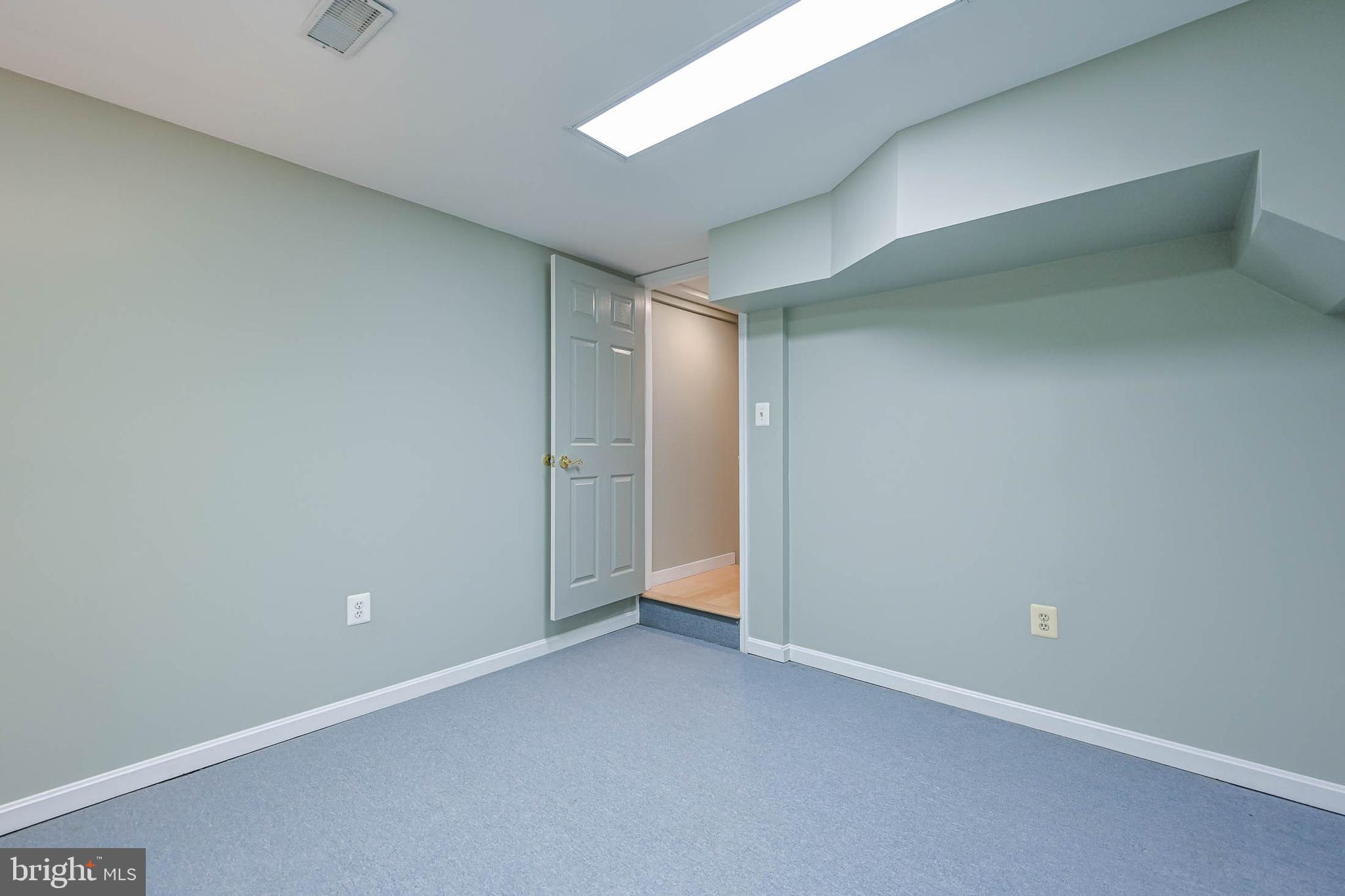 LAKE BRADDOCK - Residential