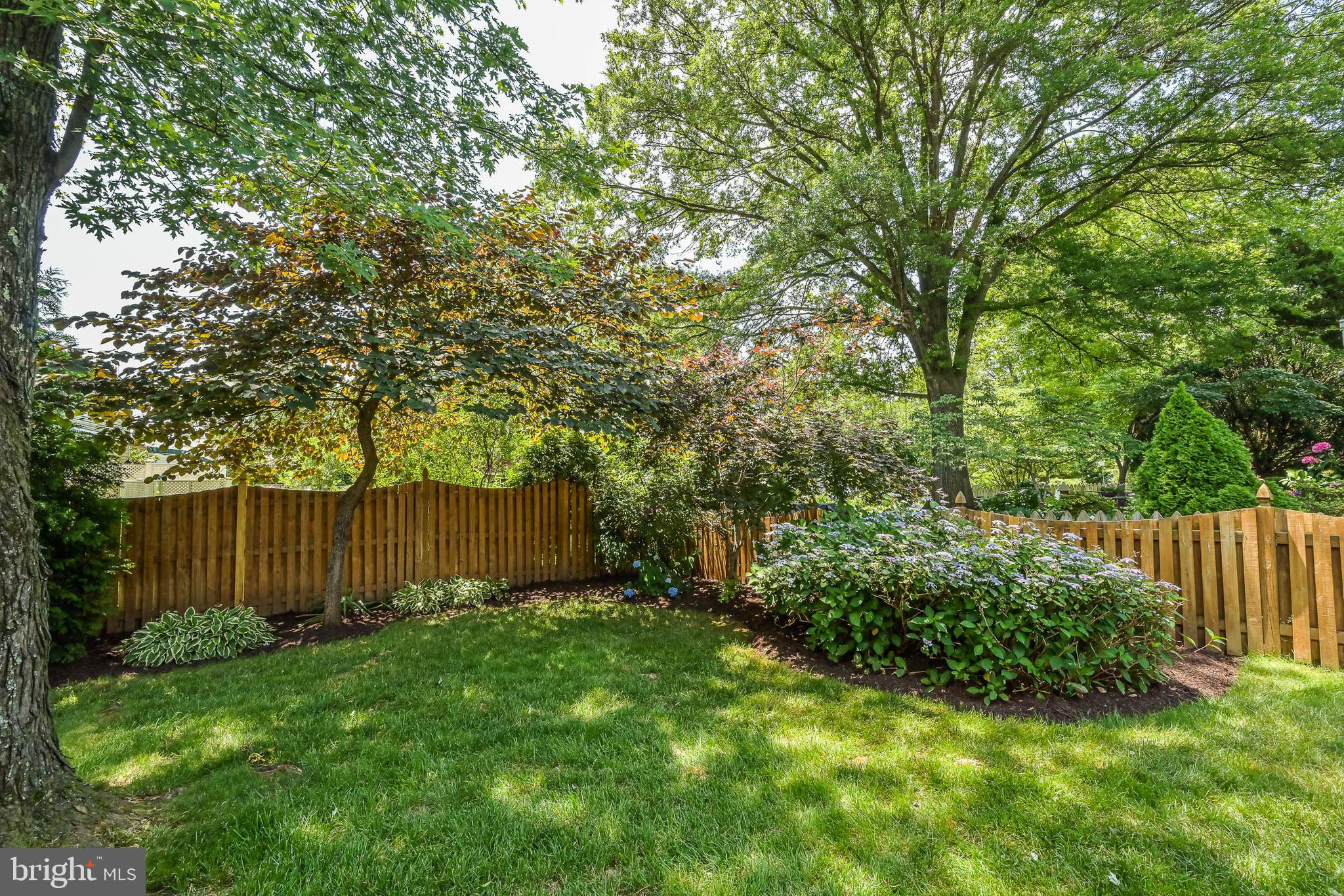 LAKE BRADDOCK - Residential