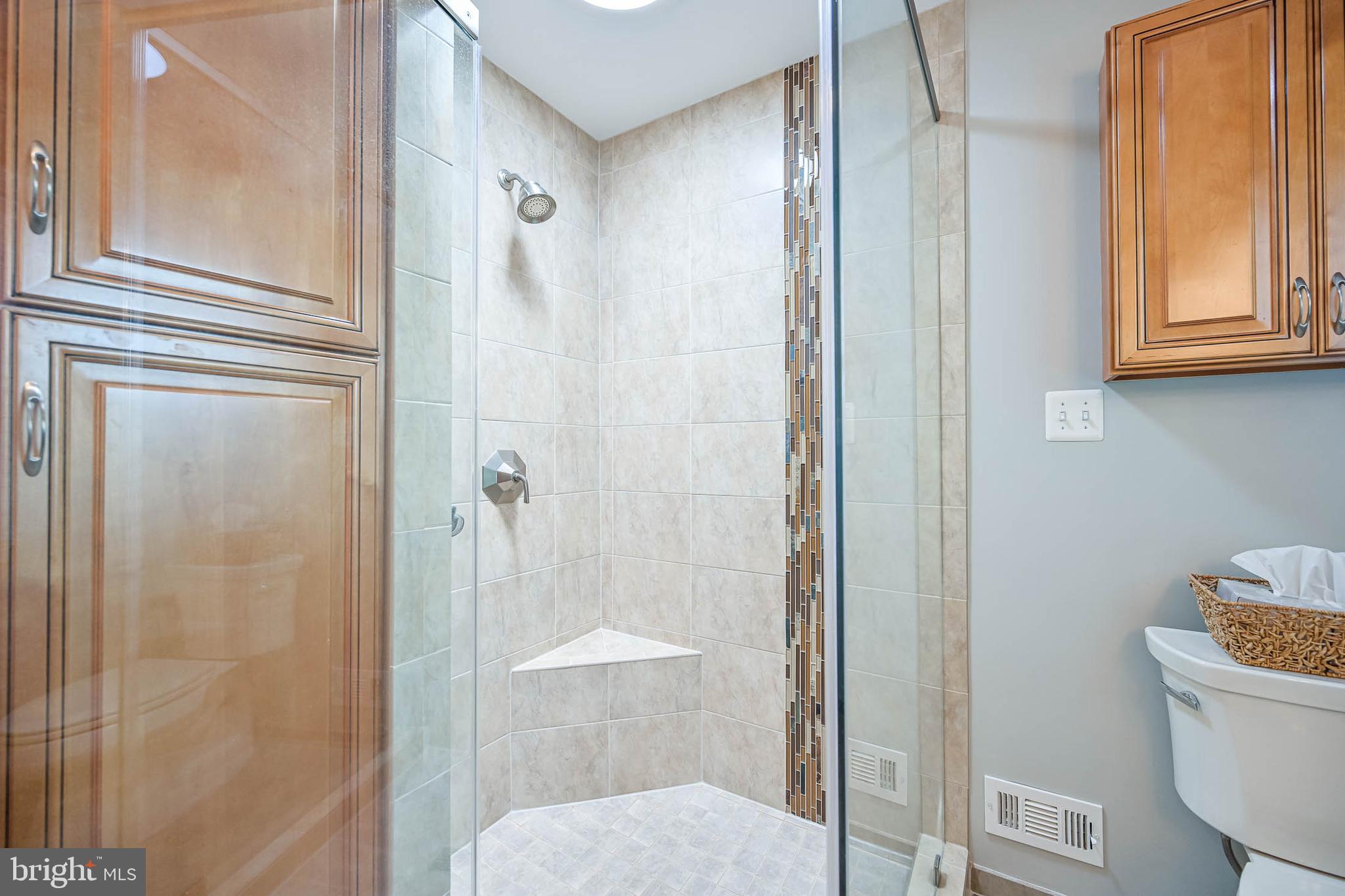 LAKE BRADDOCK - Residential