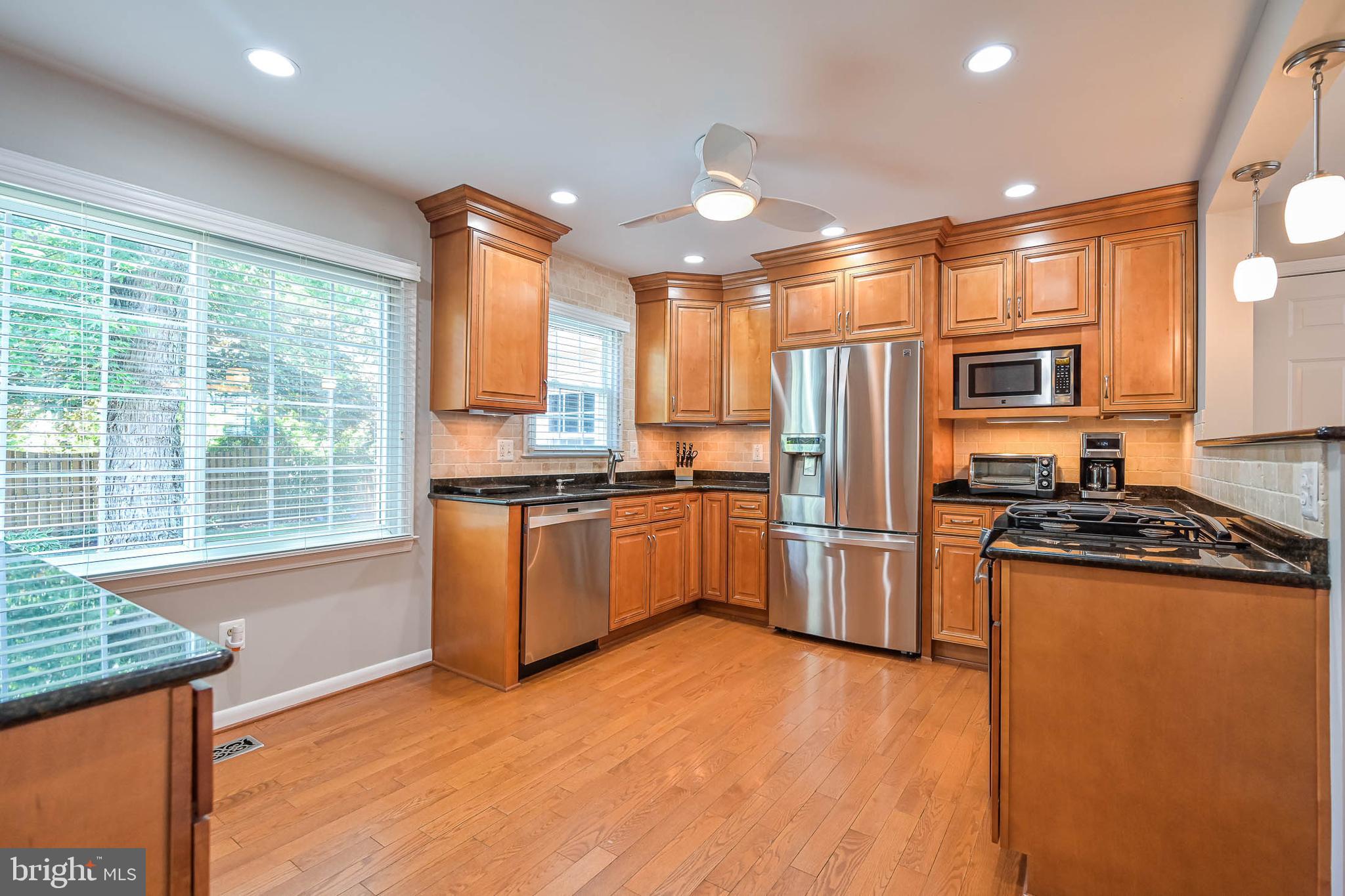 LAKE BRADDOCK - Residential