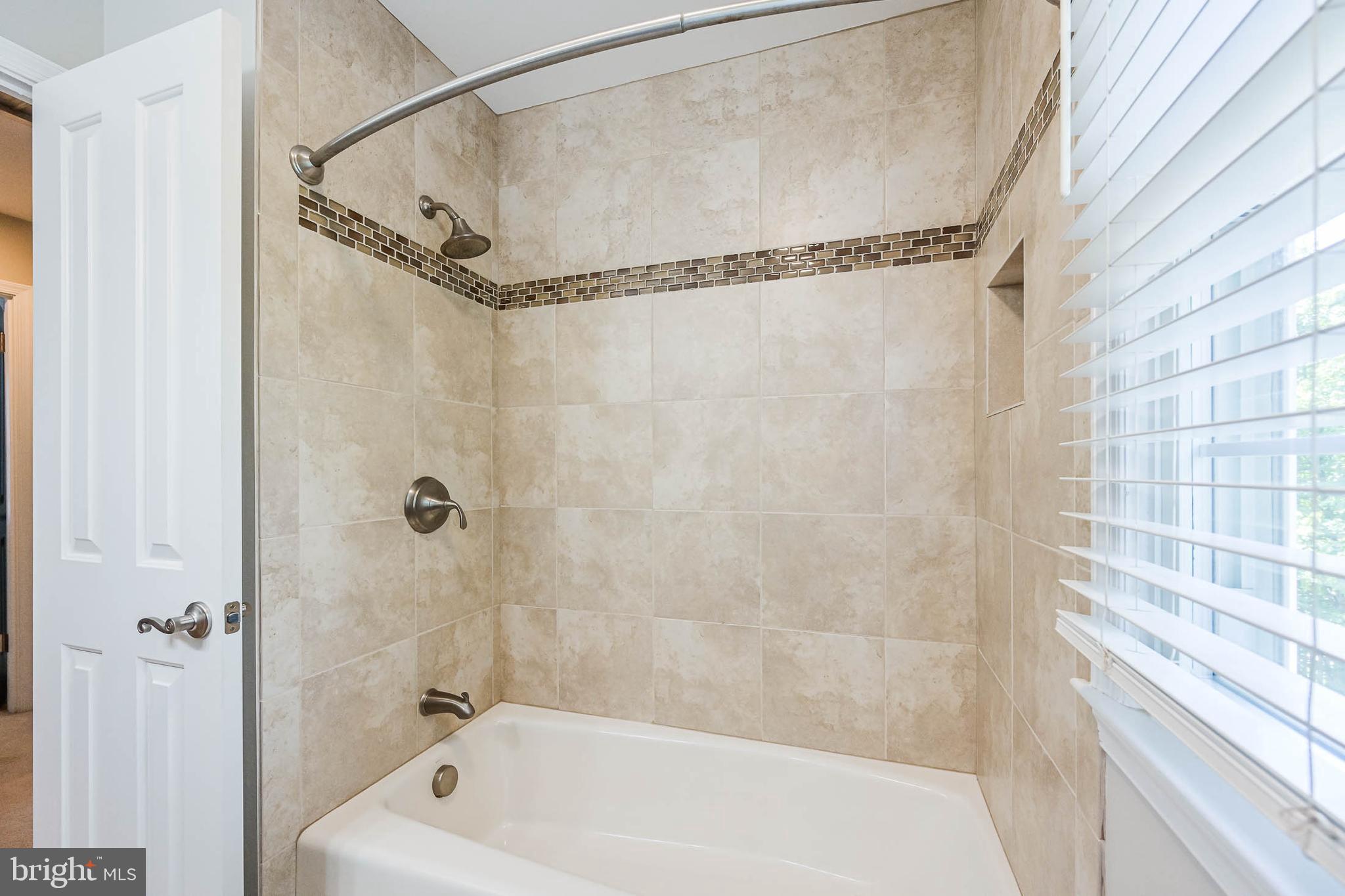 LAKE BRADDOCK - Residential