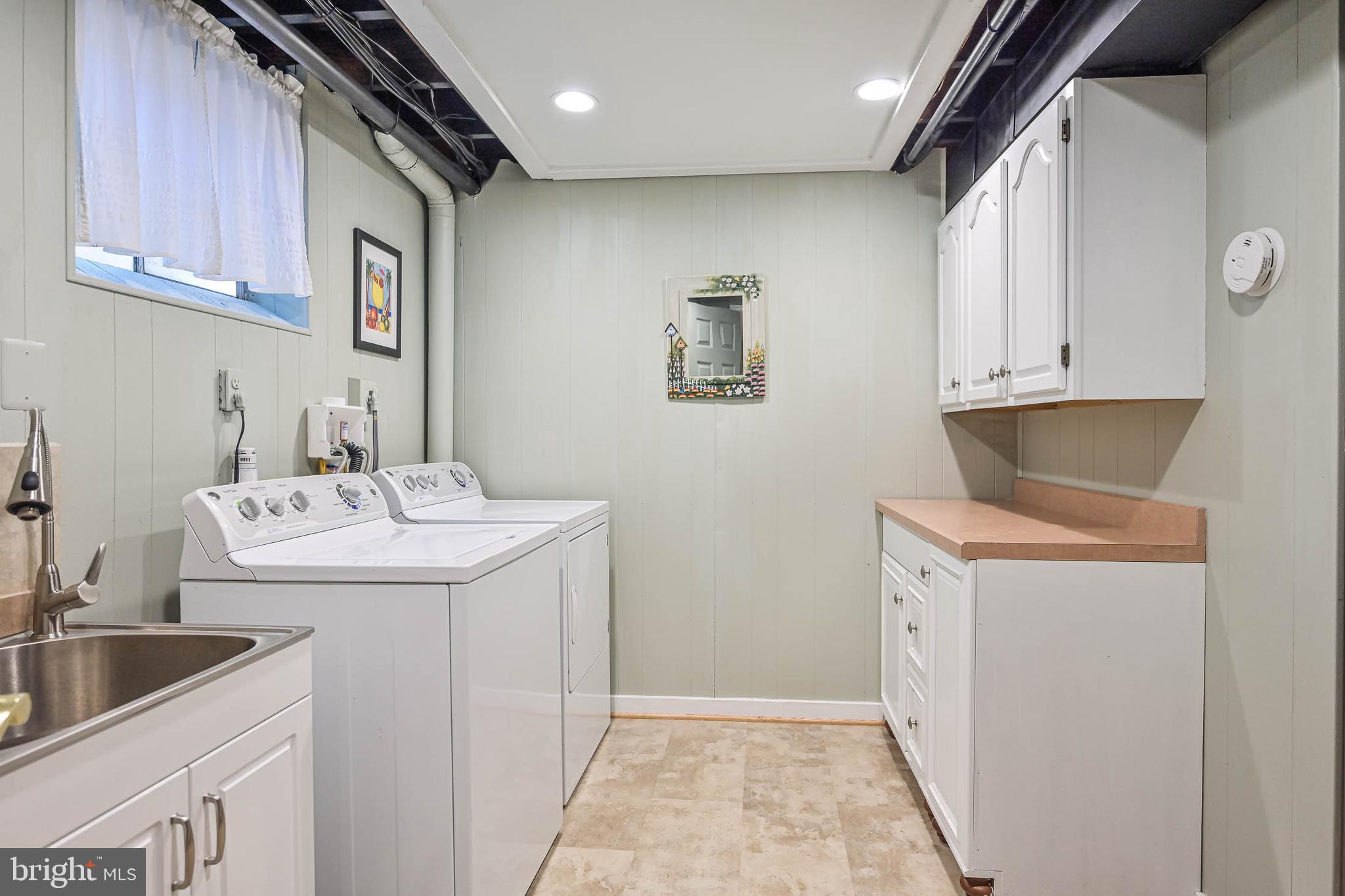 LAKE BRADDOCK - Residential