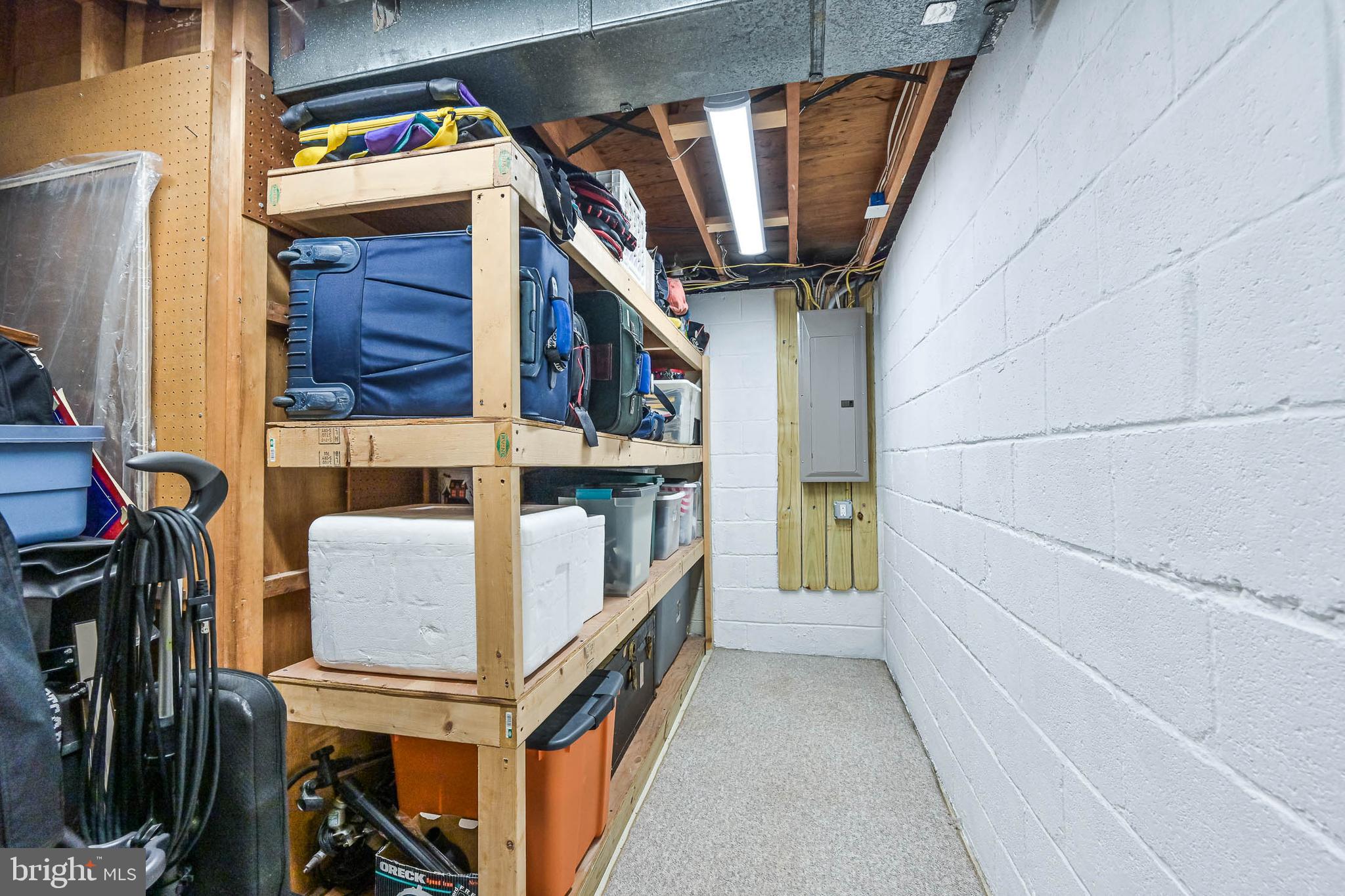 LAKE BRADDOCK - Residential