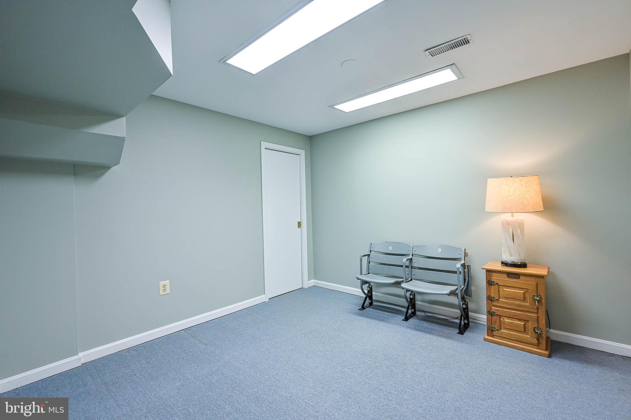 LAKE BRADDOCK - Residential