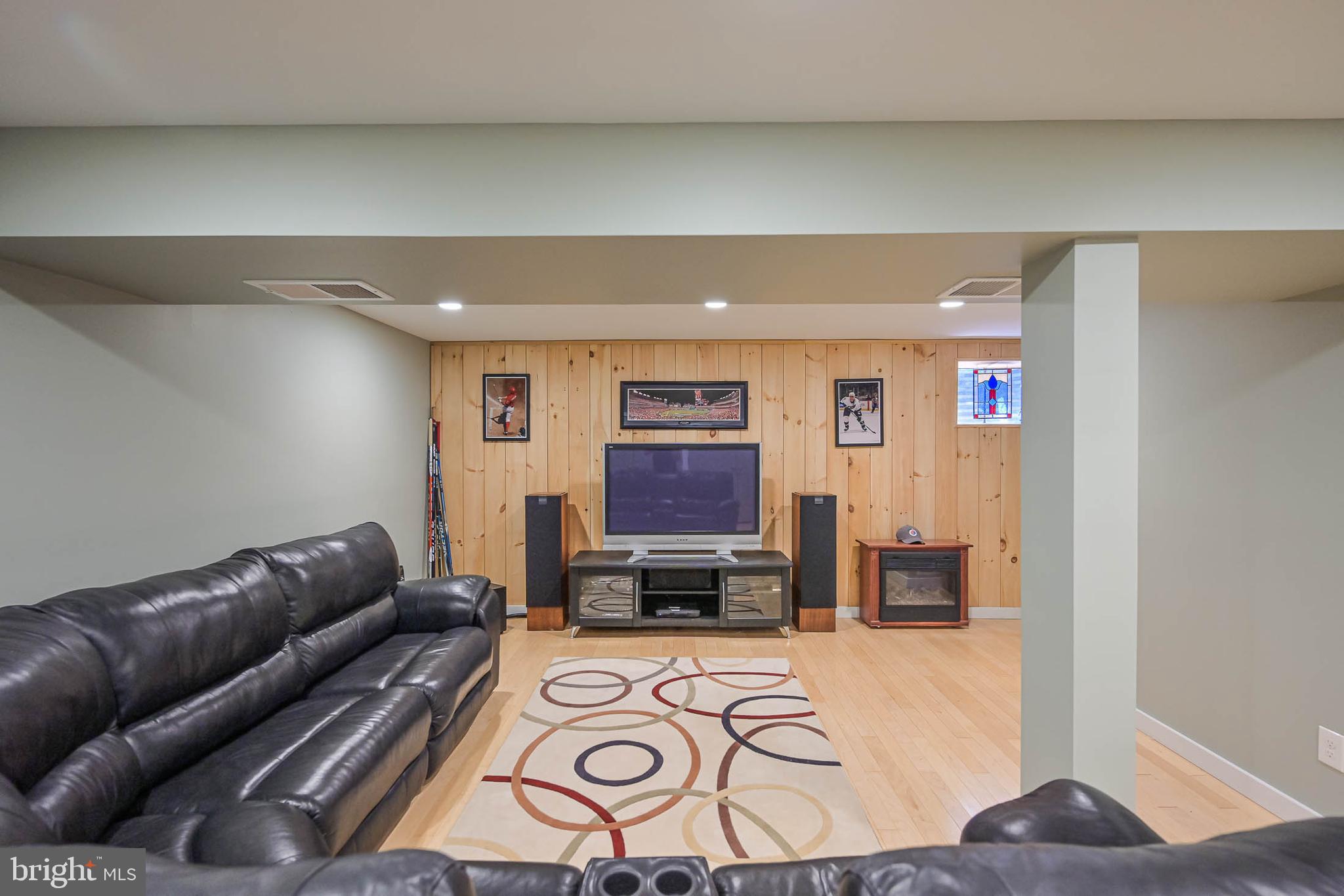 LAKE BRADDOCK - Residential