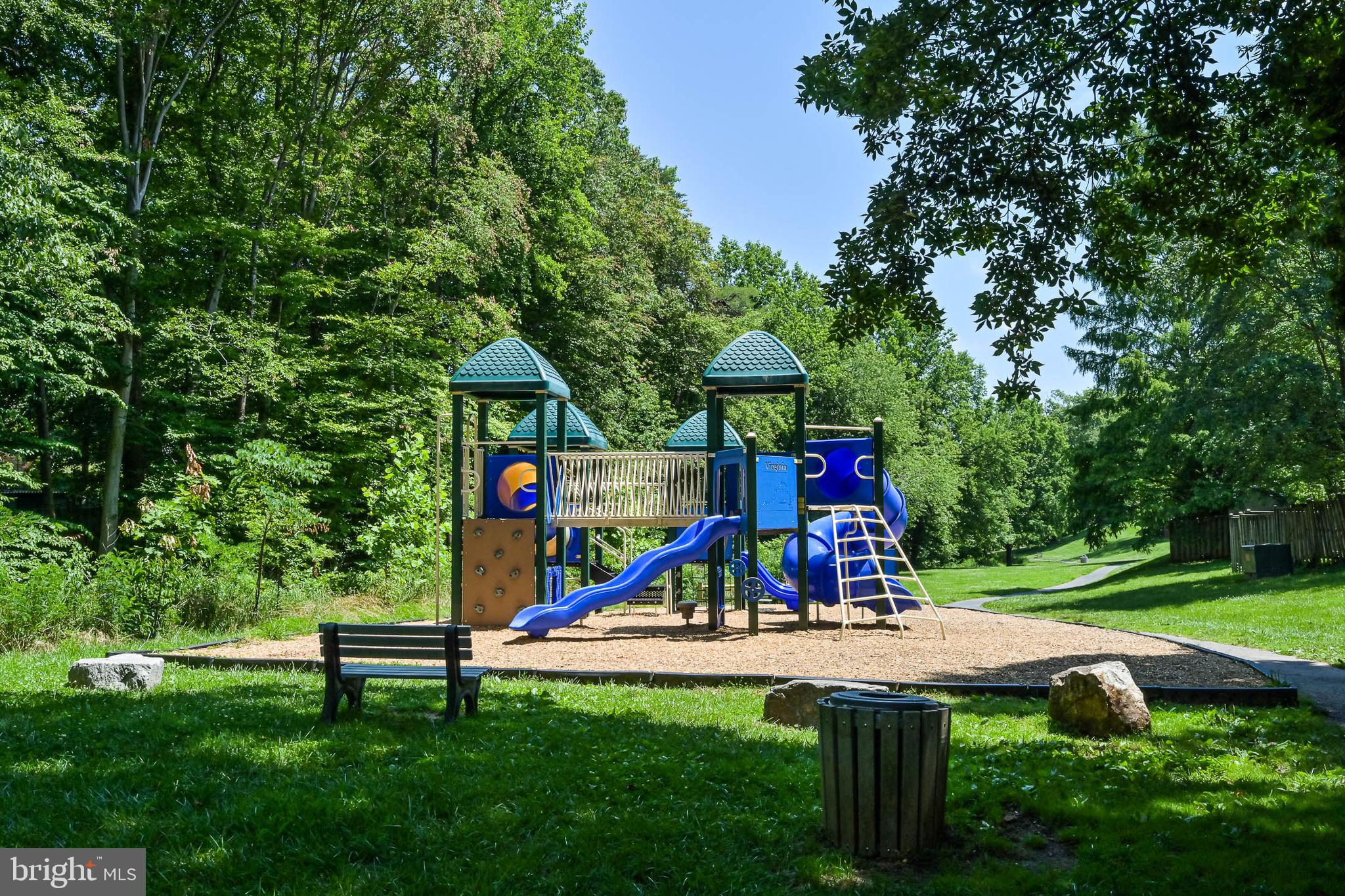 LAKE BRADDOCK - Residential