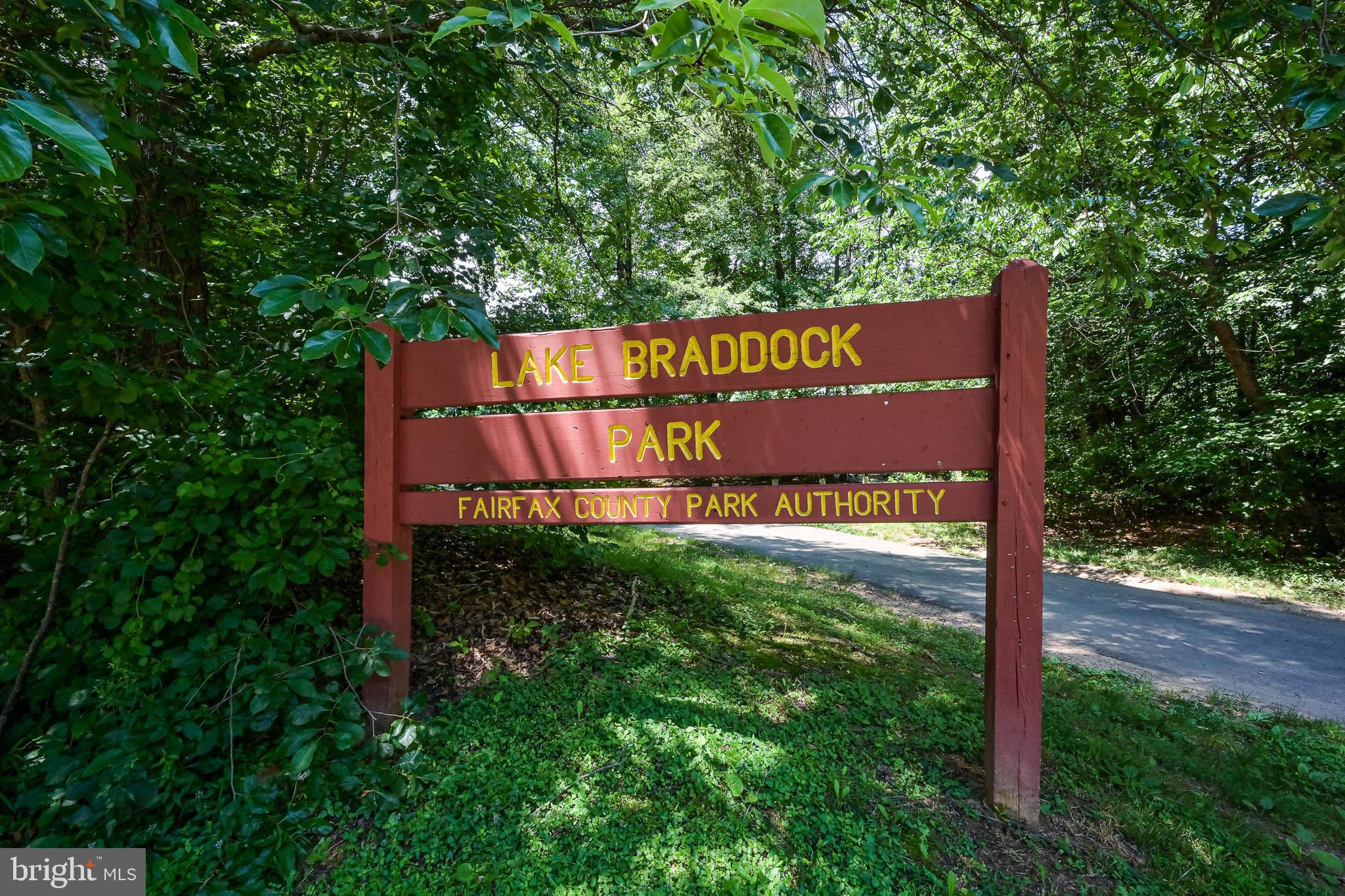 LAKE BRADDOCK - Residential