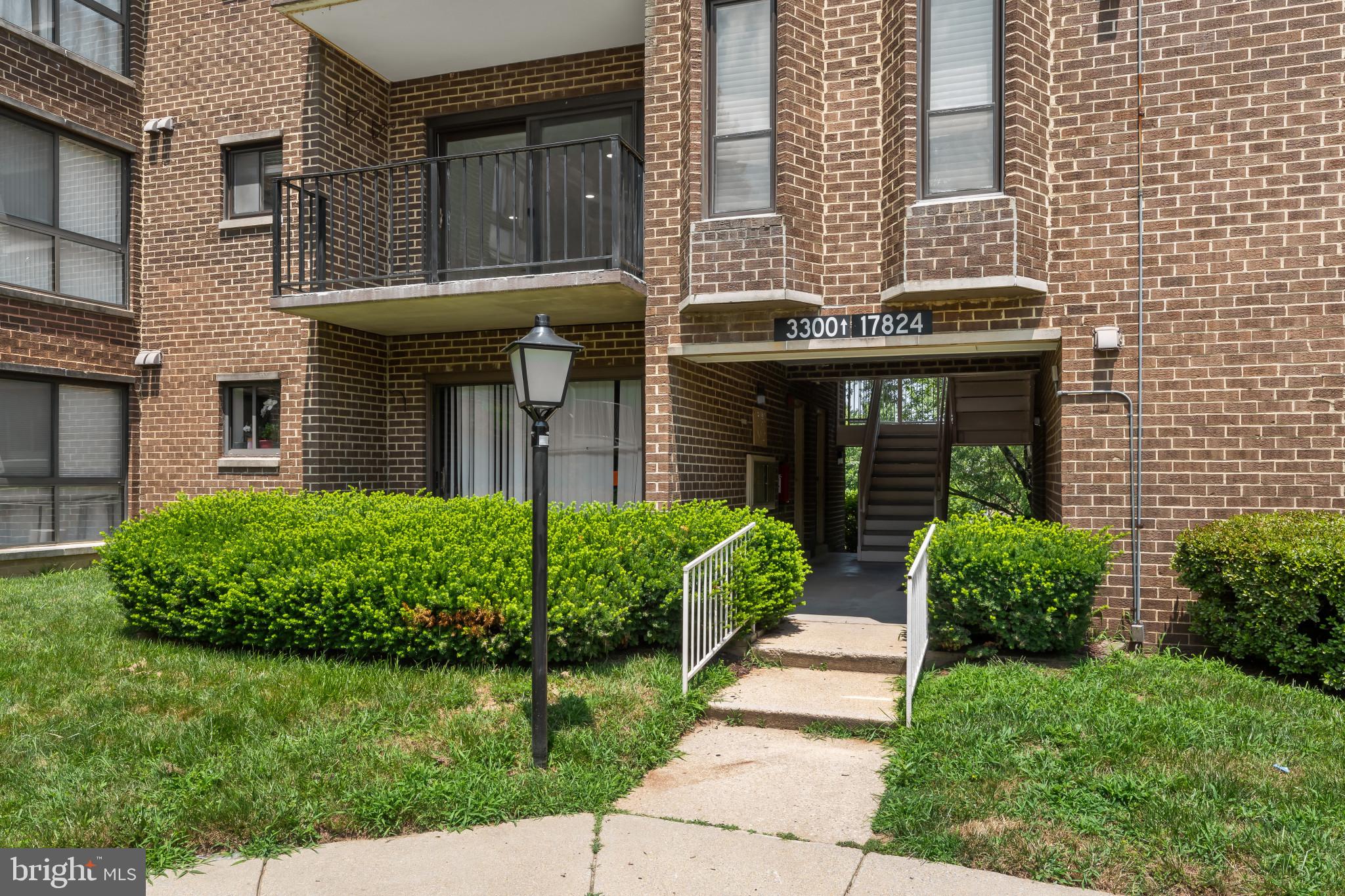Just Listed | Fully Renovated 3 Bed, 2 Bath Flat with Lifetime Warranty – Luxury Touches, Bright Spaces & Prime Location
Condo fees covers: Air conditioning, Heater, Snow removal, Trash, water, Common Area Maintenance, Electricity, Insurance, Lawn Maintenance, Management, Pool, Exterior Building Maintenance
Discover the perfect blend of modern design, luxury finishes, and everyday convenience in this stunning fully renovated 3-bedroom, 2-bathroom flat. Whether you're buying your first home or looking to upgrade, this home was crafted to impress.
🛠️ Built for Comfort & Confidence
Comes with a Warranty for true peace of mind
Everything is brand new — no need for updates or repairs
Waterproof floors which guarantees durability and style
Flooded with natural light + elegant recessed lighting throughout
3 private parking spaces
Access to a community pool
🍽️ A Kitchen You’ll Fall in Love With
Fully updated with brand new appliances
Beautiful gold-tone faucet adds a designer touch
Sleek cabinetry, modern finishes, and perfect lighting make this kitchen the heart of the home
🛁 Bathrooms Designed with Luxury in Mind
Renovated with spa-like quality and attention to detail
Modern lighting, elegant tilework, and a clean, upscale feel in every corner
🌇 Bonus Features:
Tiled private balcony with a thick sliding door — your personal retreat
Oversized windows for light-filled living
🛍️ Walkable Location – Everything at Your Fingertips:
Just a 5-minute walk to your favorite stores, including:
Giant
Harris Teeter
Safeway
Café Rio
HomeGoods
TJ Maxx
Local grocery stores and more
🎓 Top-Rated School Nearby:
Located near MONTGOMERY COUNTY PUBLIC SCHOOLS, one of the highest-performing schools in the area — a huge bonus for families.
📞 This one won’t last. Schedule your private tour today and step into a home that truly has it all.