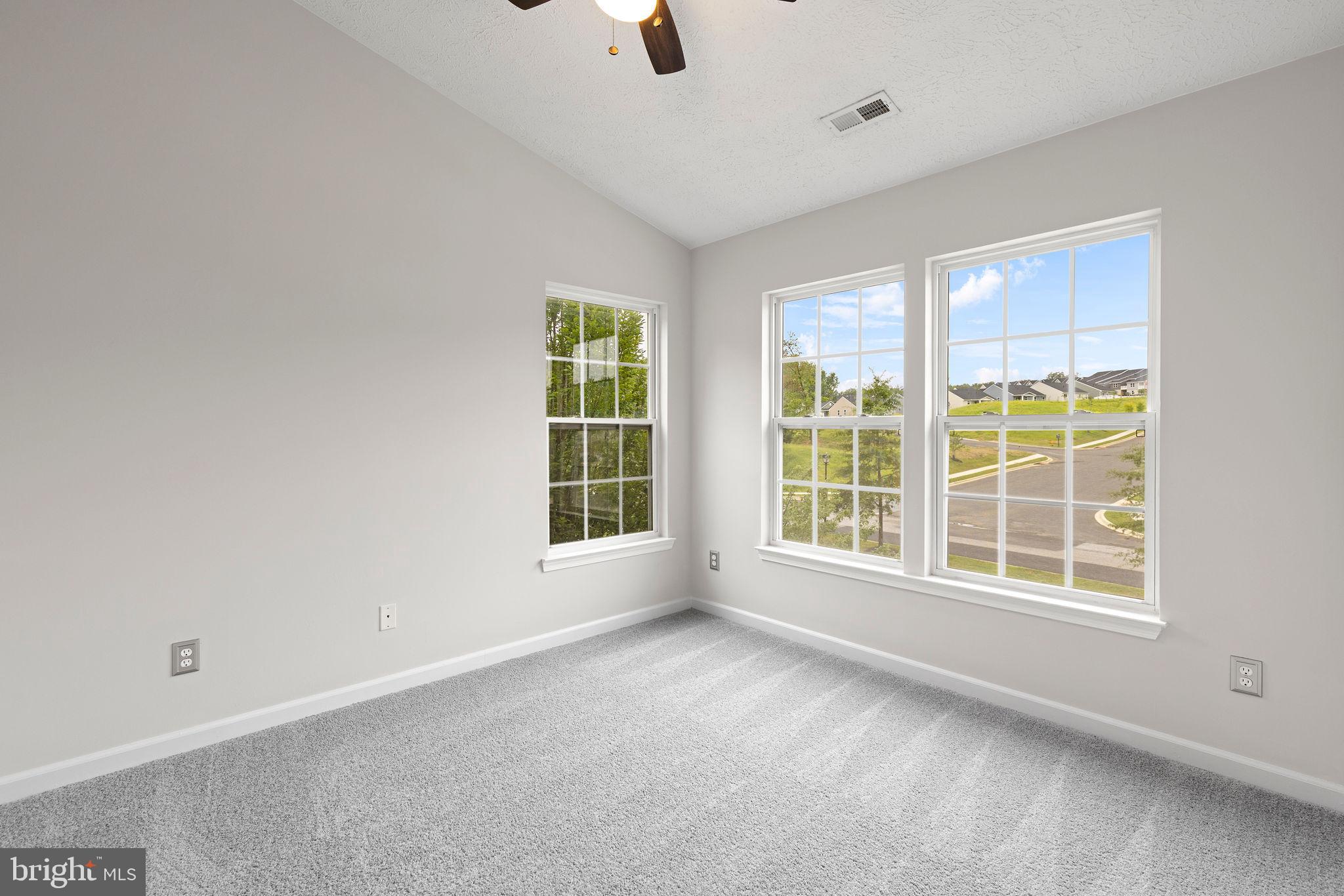 HOLLY WOODS - Residential