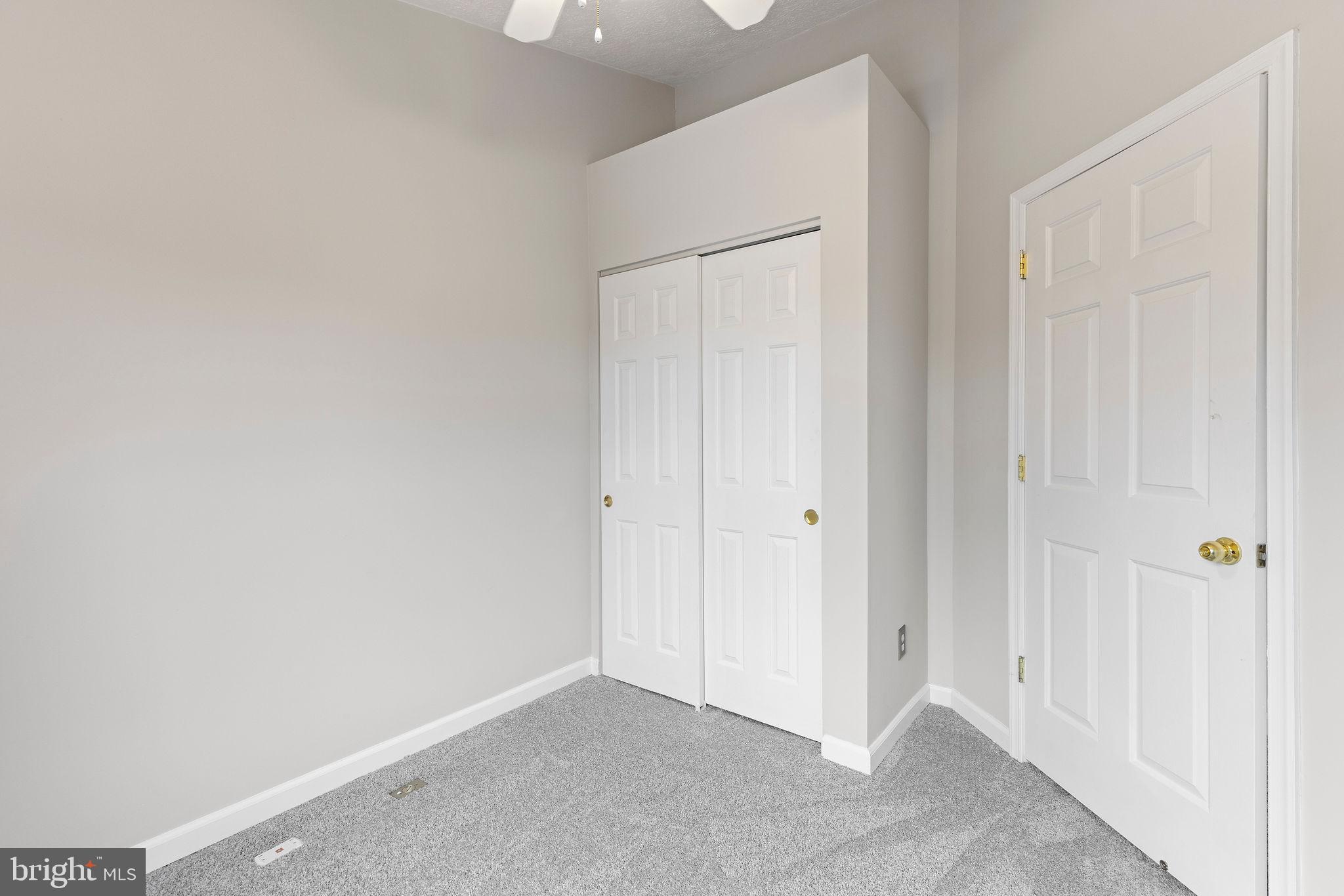 HOLLY WOODS - Residential