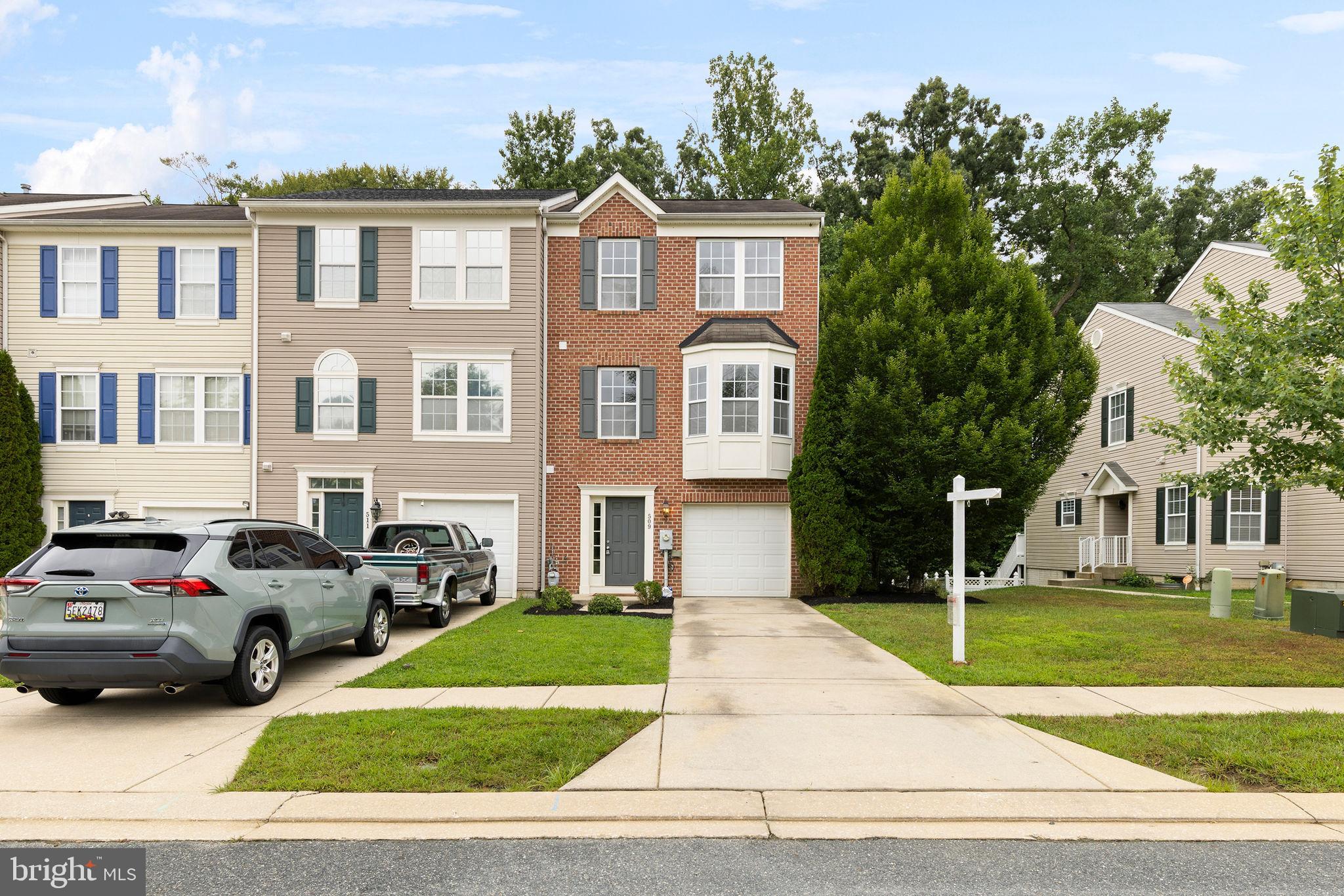 HOLLY WOODS - Residential