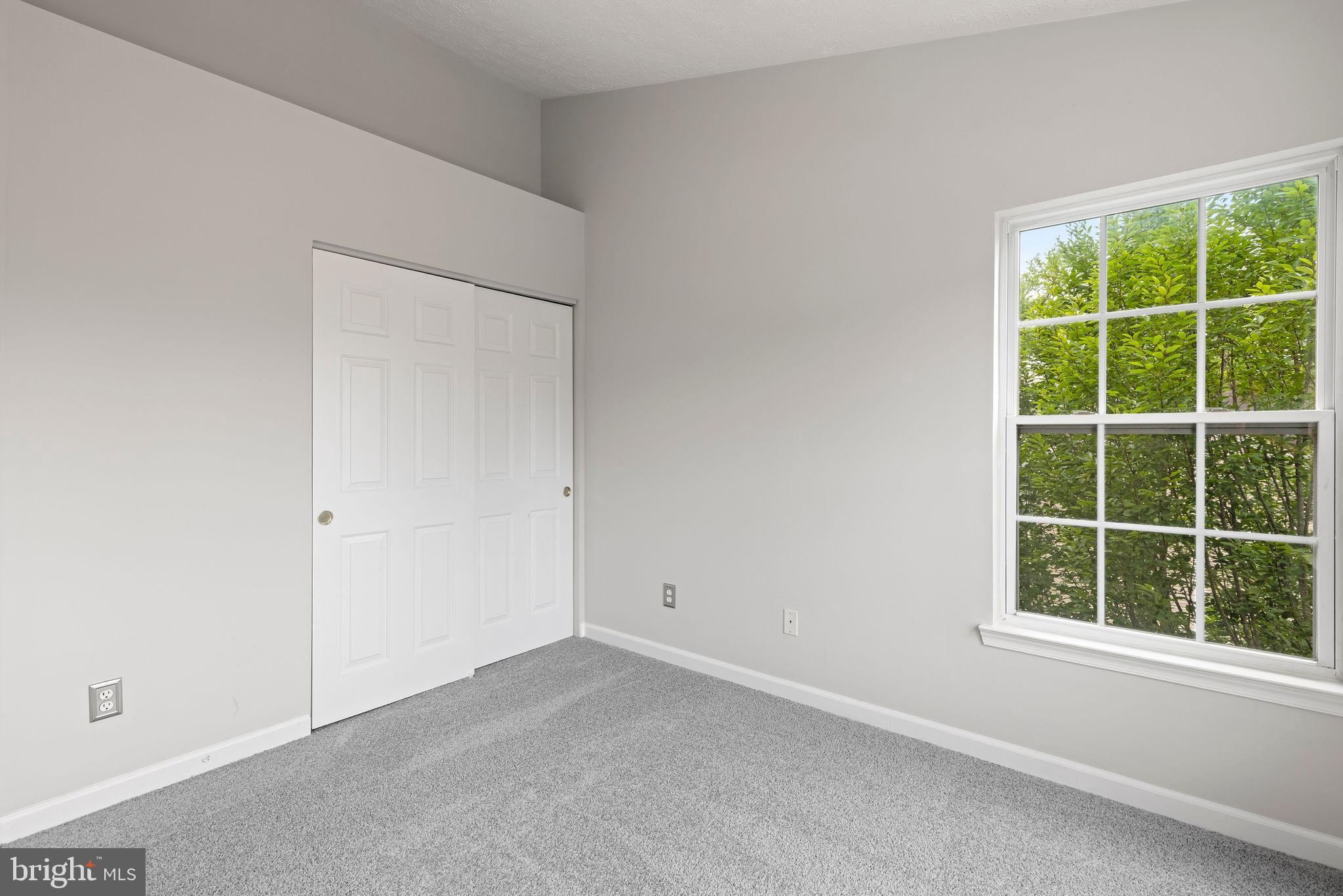 HOLLY WOODS - Residential