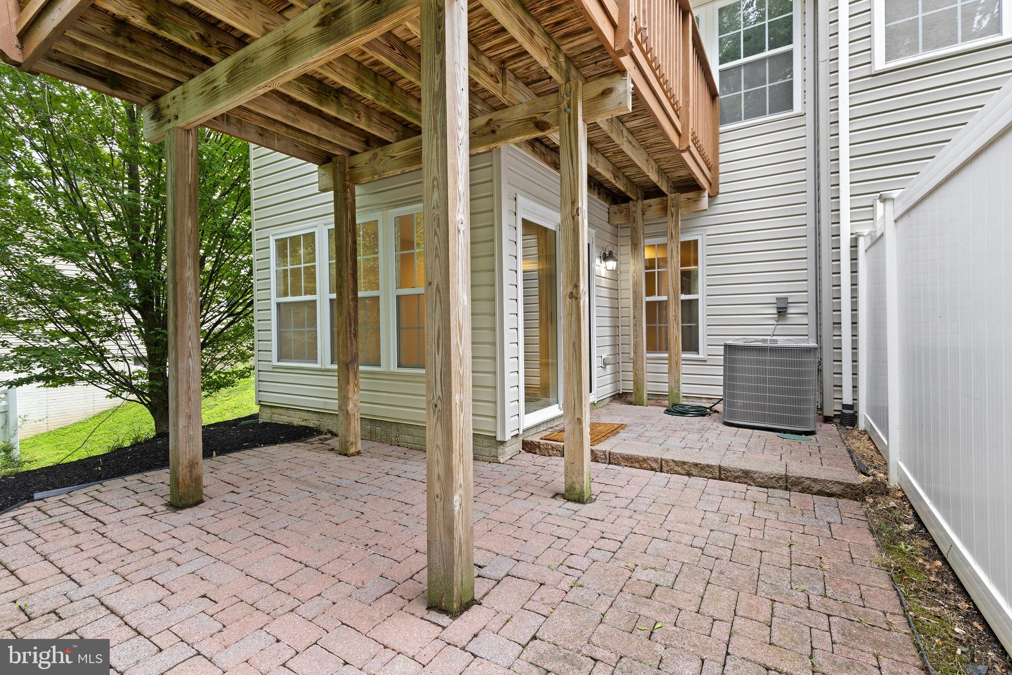 HOLLY WOODS - Residential