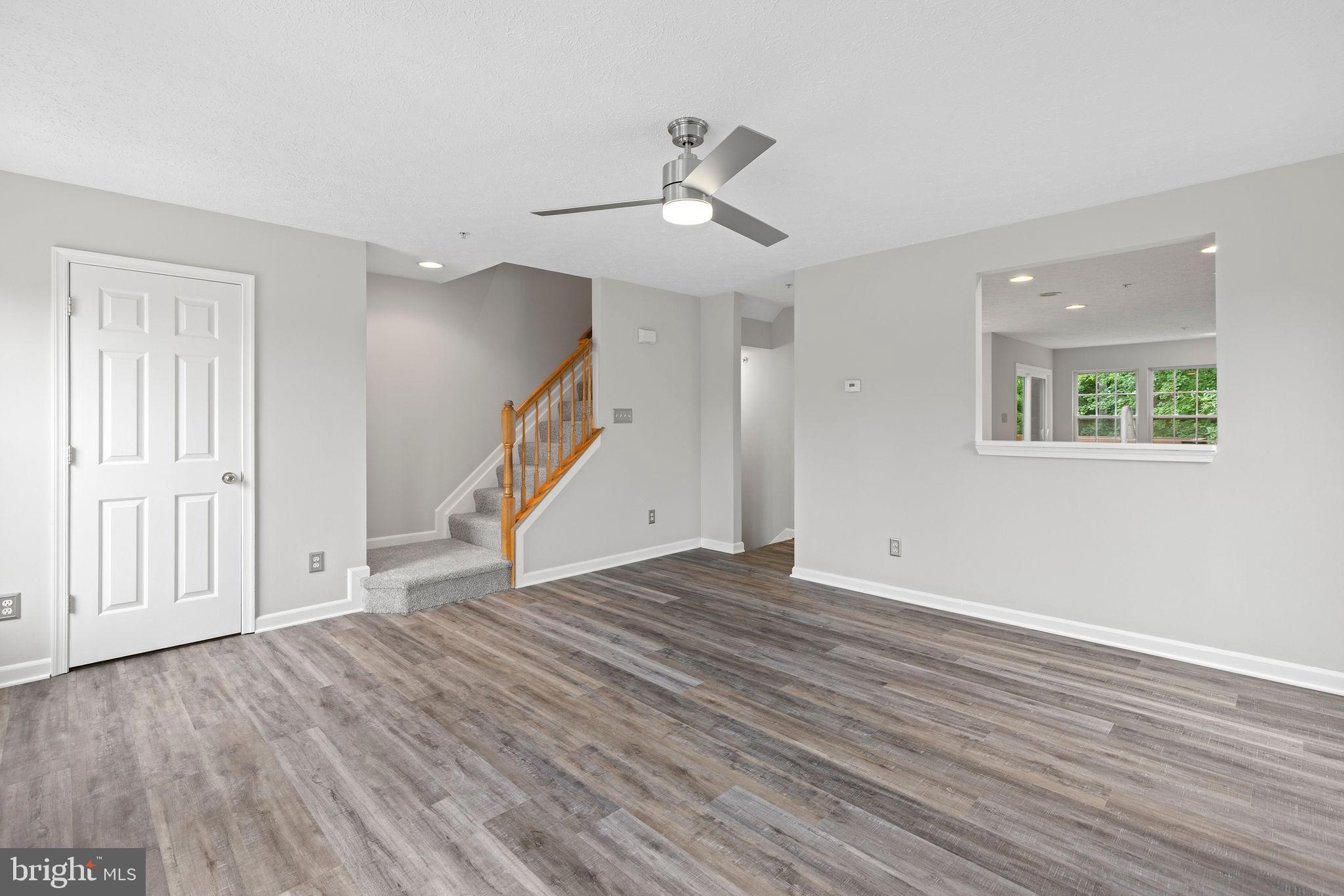 HOLLY WOODS - Residential