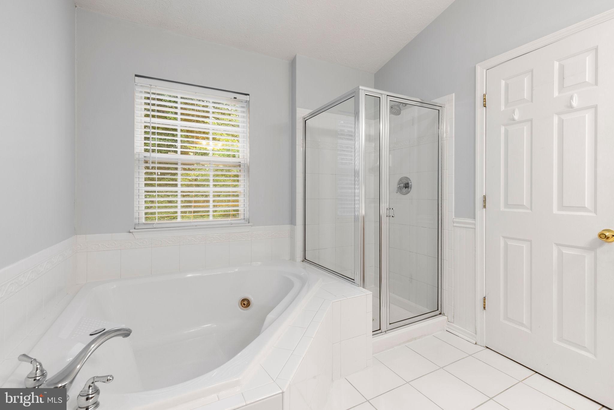 HOLLY WOODS - Residential