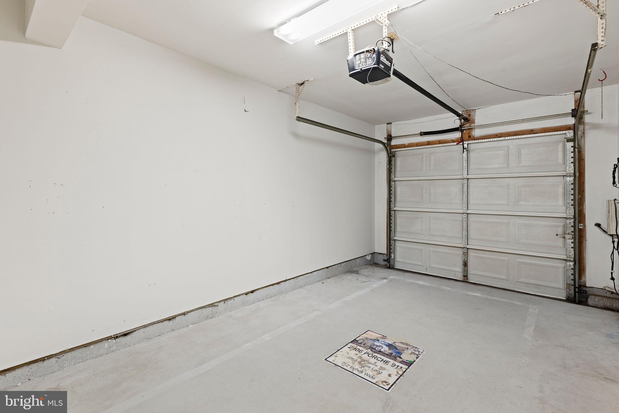 HOLLY WOODS - Residential