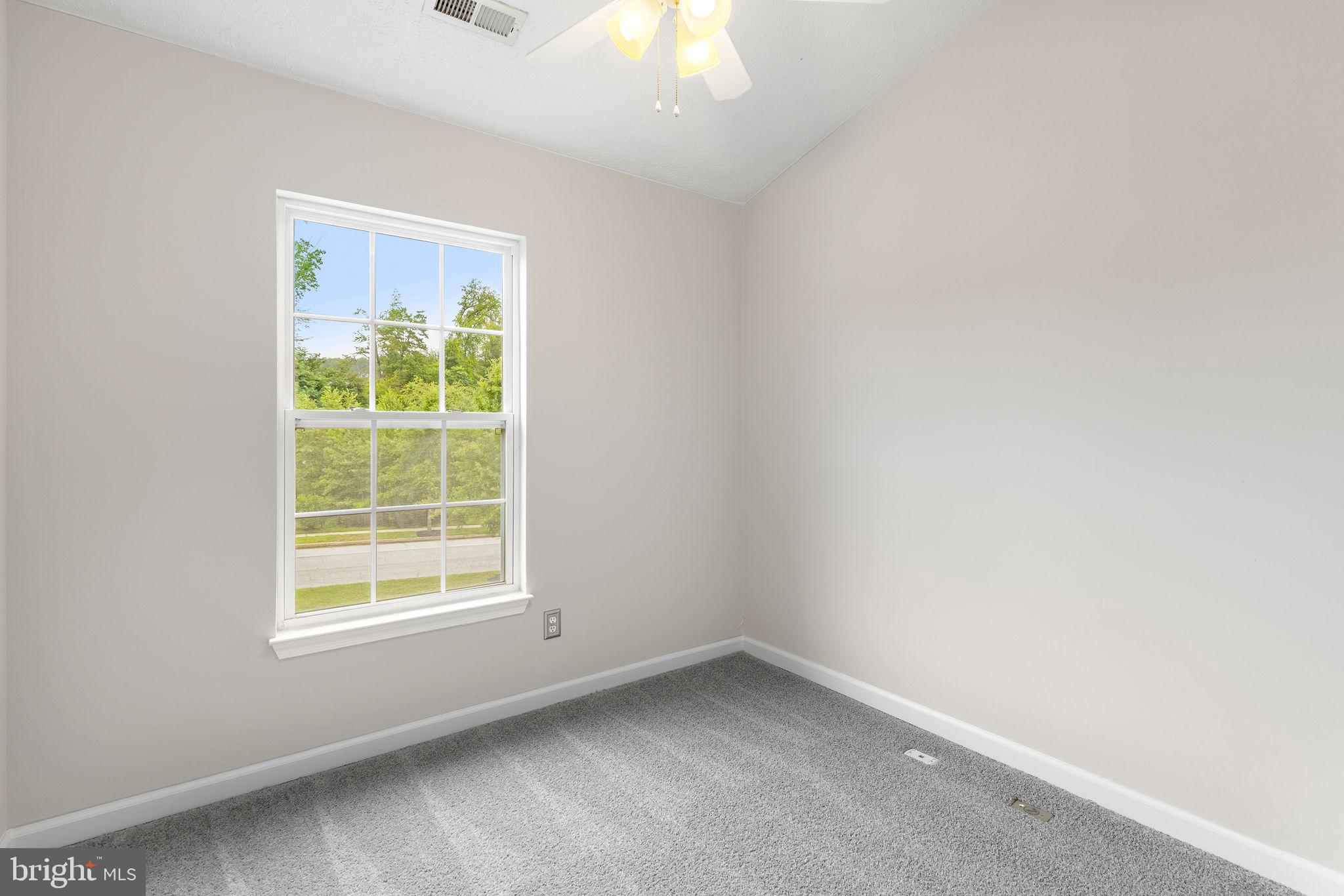 HOLLY WOODS - Residential