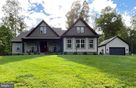 Photo of 15059 Fallen Oaks Place, GAINESVILLE, VA 20155 (MLS # VAPW2121164)