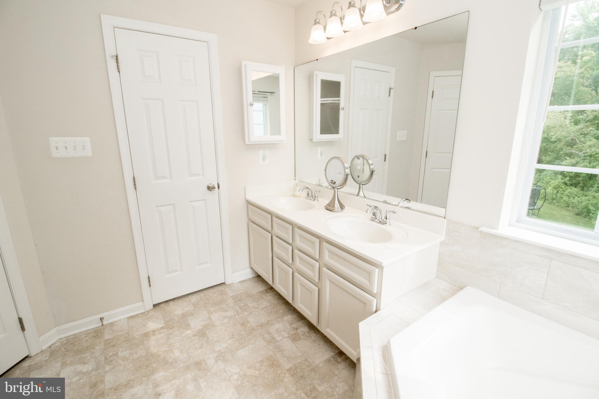 ELIZABETH HILLS PHASE 1 - Residential