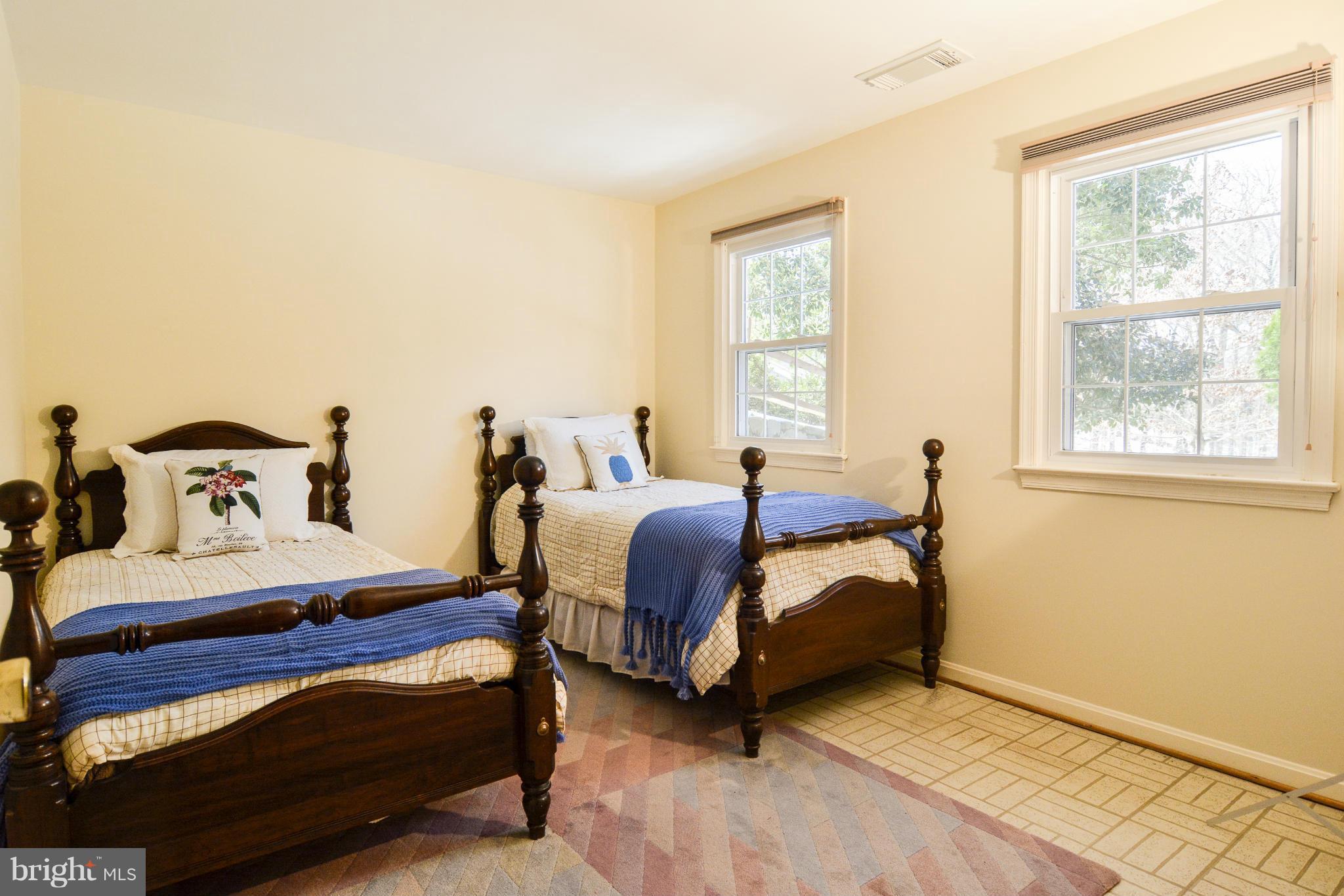 CLARKES LANDING - Residential