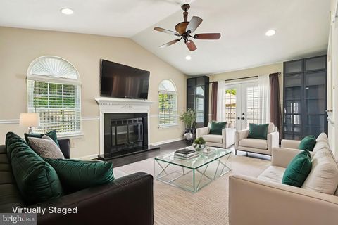 5 LOCUST LANE NEWTOWN PA 18940