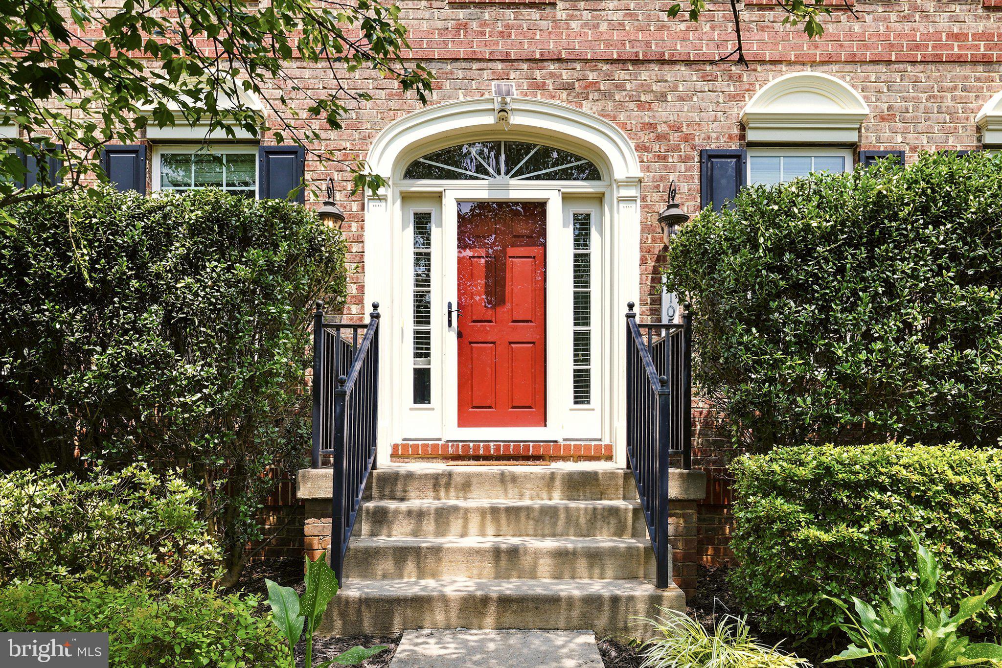 21054 HOODED CROW DRIVE