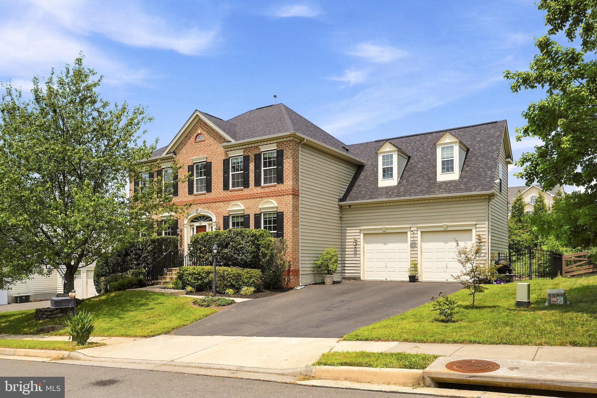 21054 HOODED CROW DRIVE