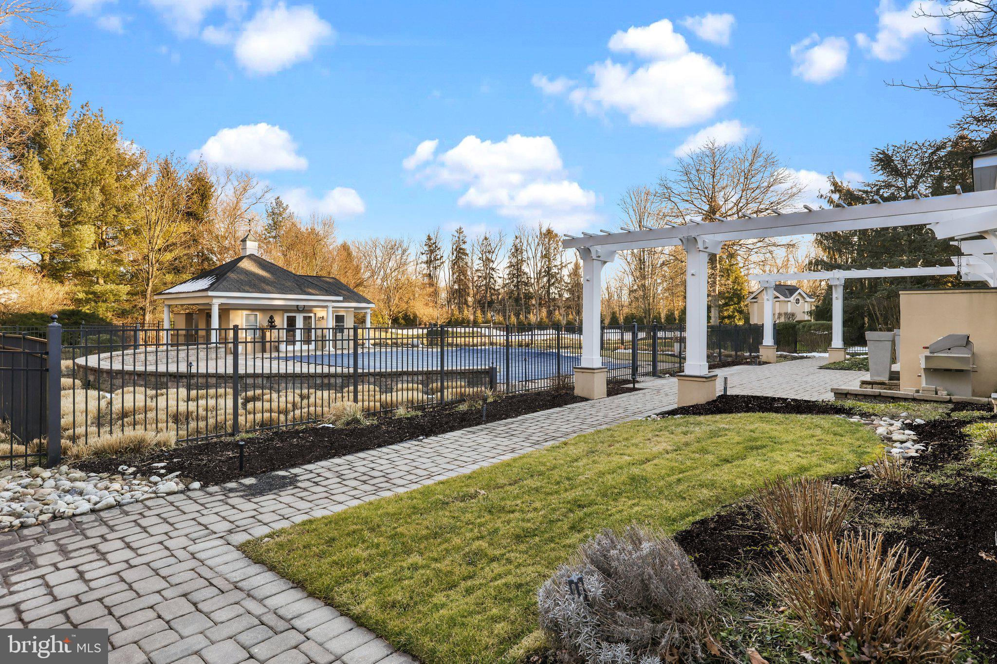 EAGLES MERE - Residential