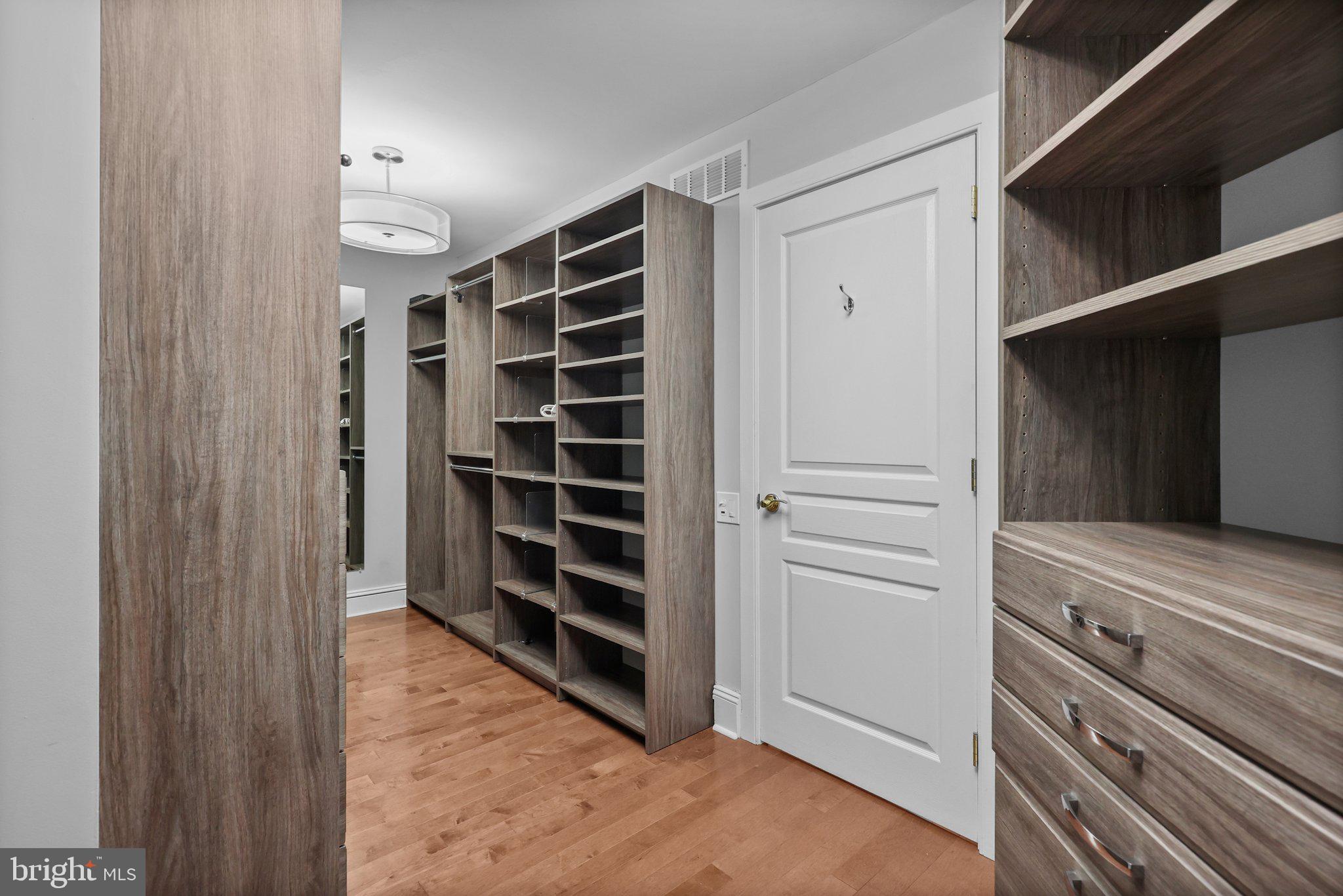 EAGLES MERE - Residential