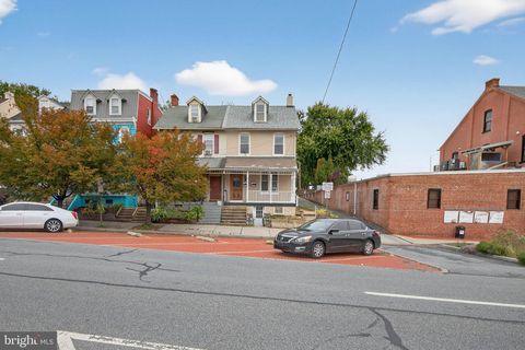 Photo of 341 E Walnut Street, LANCASTER, PA 17602 (MLS # PALA2078186)