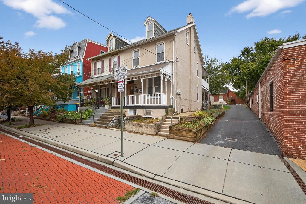 Photo of 341 E Walnut Street, LANCASTER, PA 17602 (MLS # PALA2078186)
