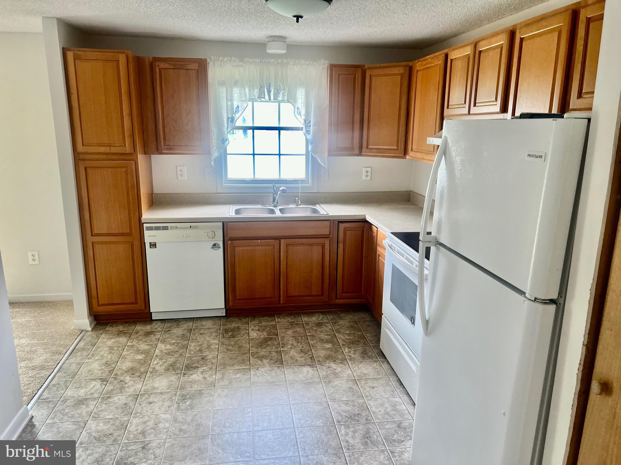 FAIRVIEW  BEACH - Residential