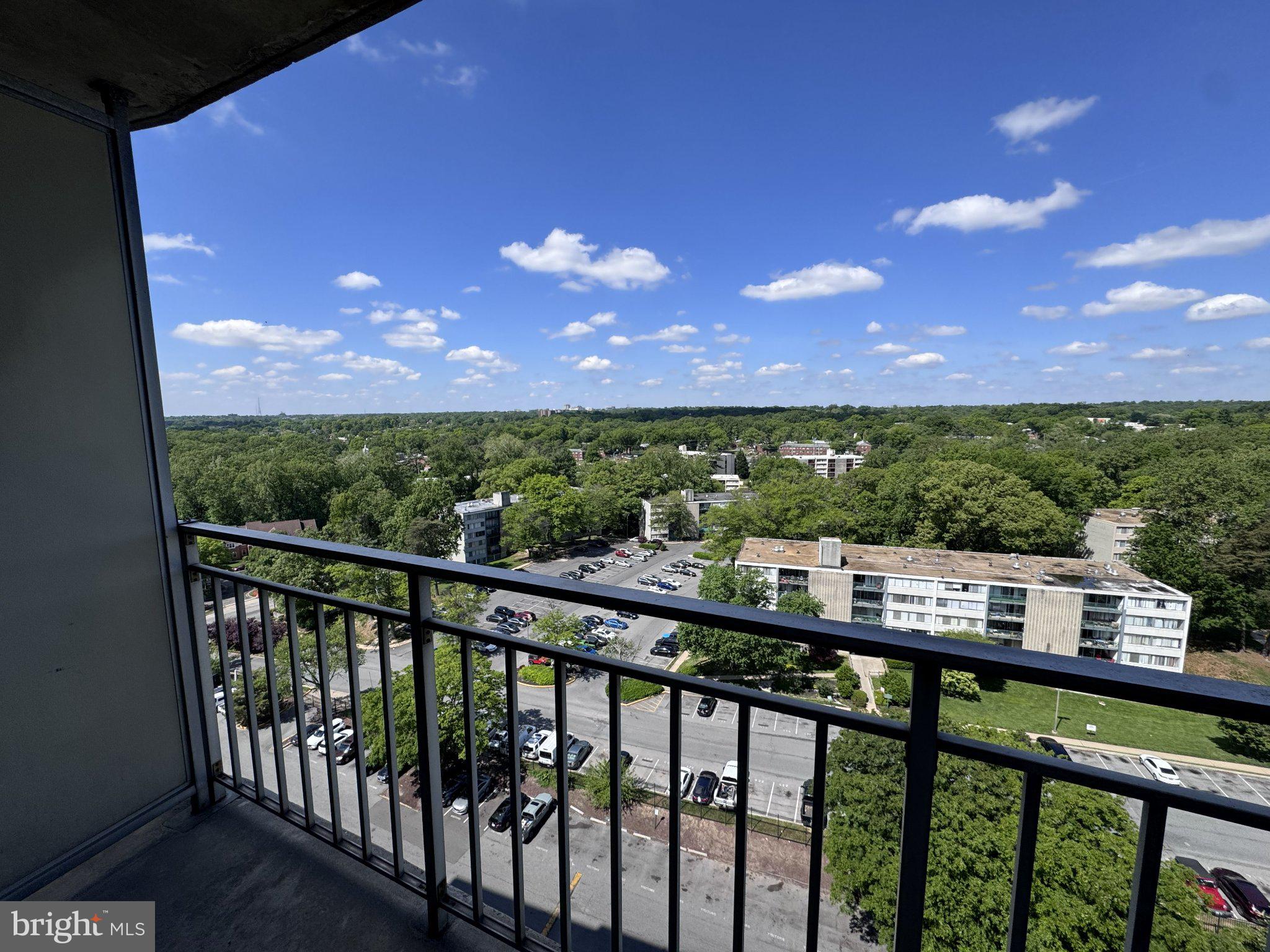 PRESIDENTIAL TOWERS - Residential