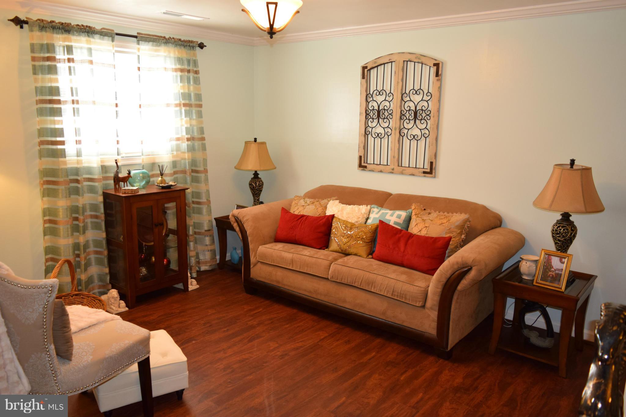 GLENARDEN WOODS - Residential