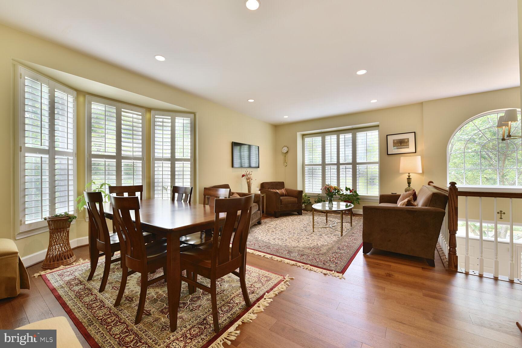 1249 WILD HAWTHORN WAY