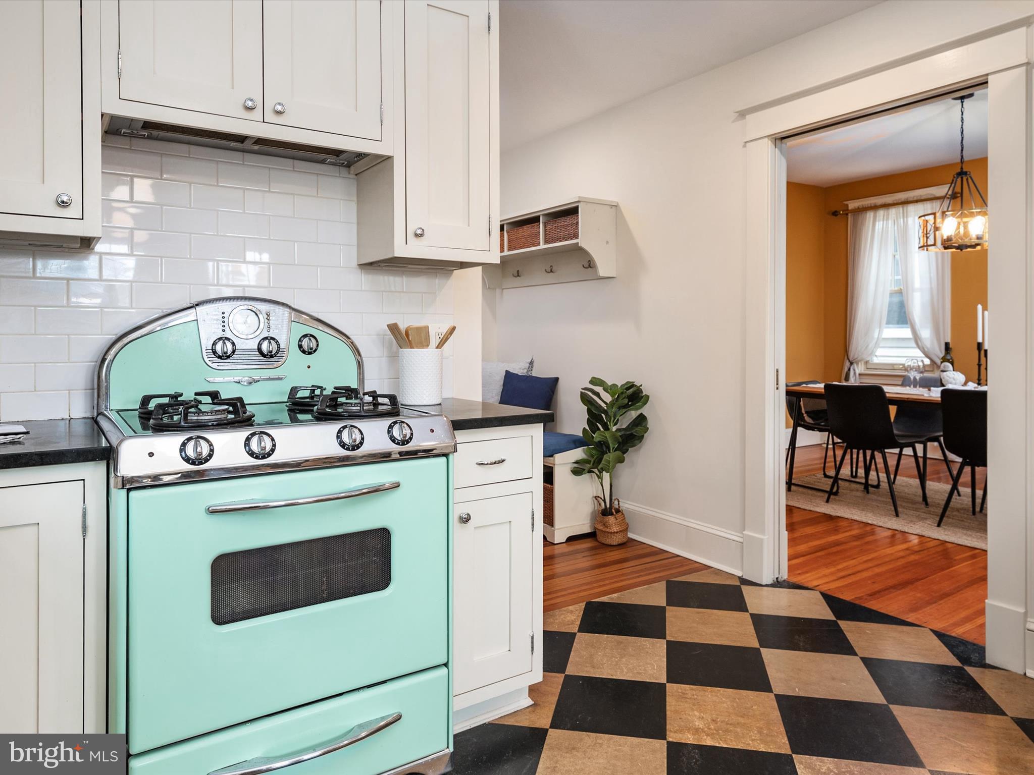 MURRAY HILL - Residential