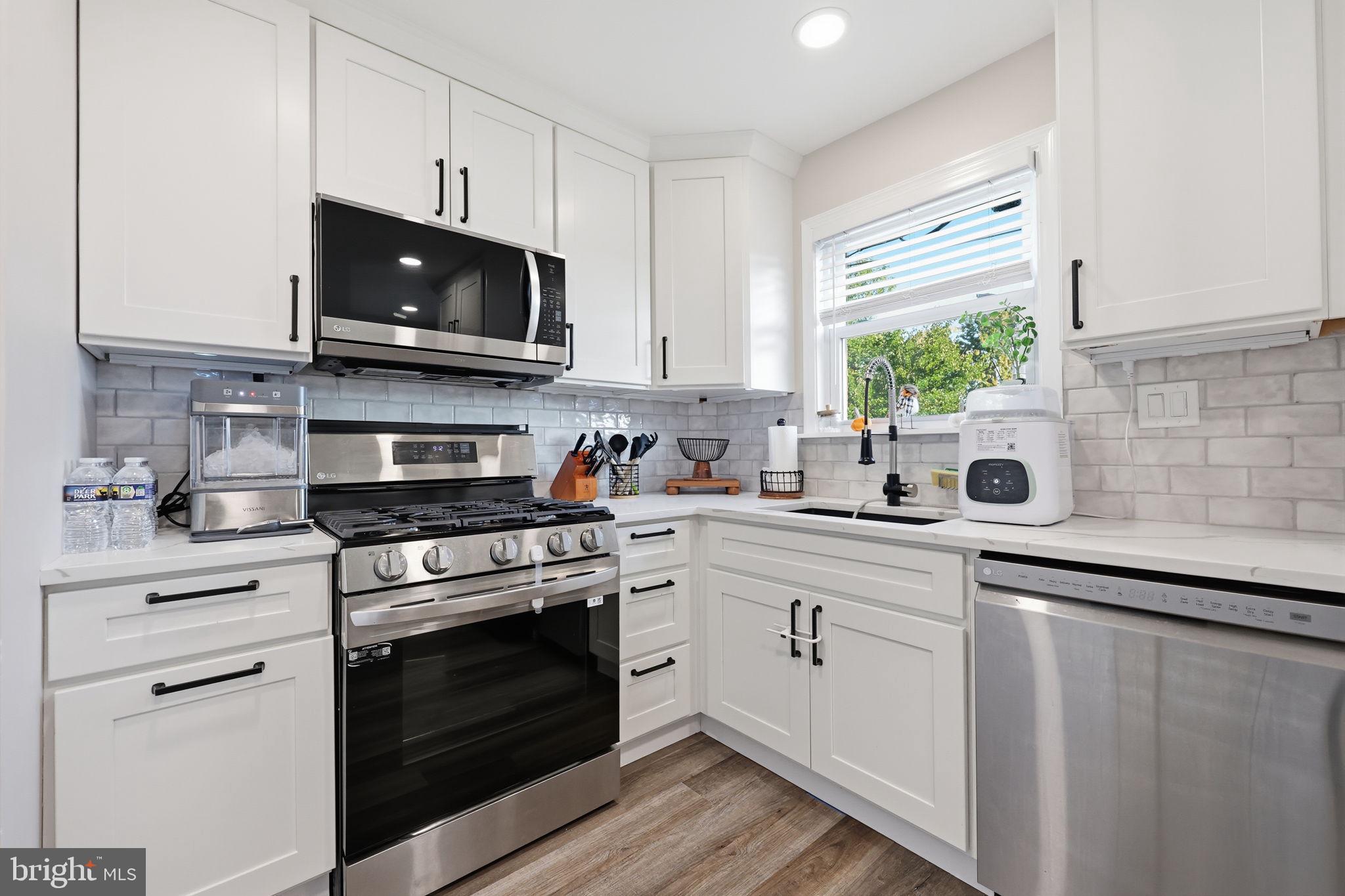 3623 GENESEE DRIVE