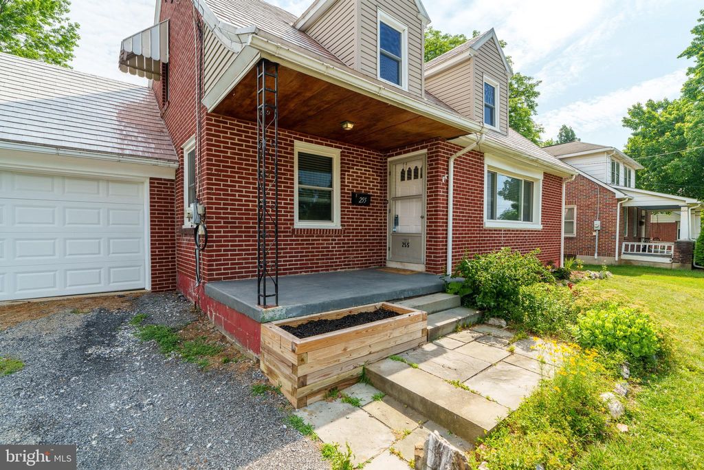 Photo of 255 Noble Street, Lititz, PA 17543 (MLS # PALA2052558)
