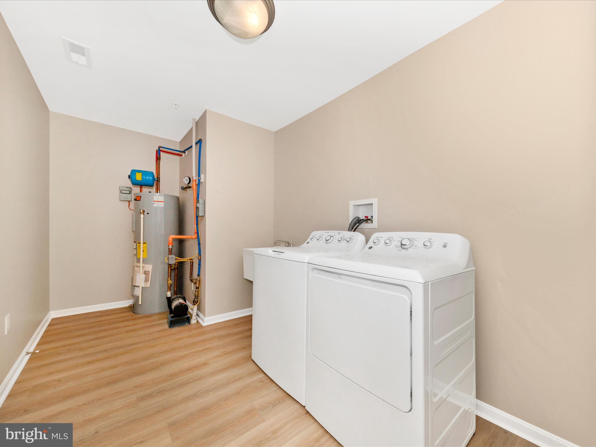 TWIN RIDGE - Residential