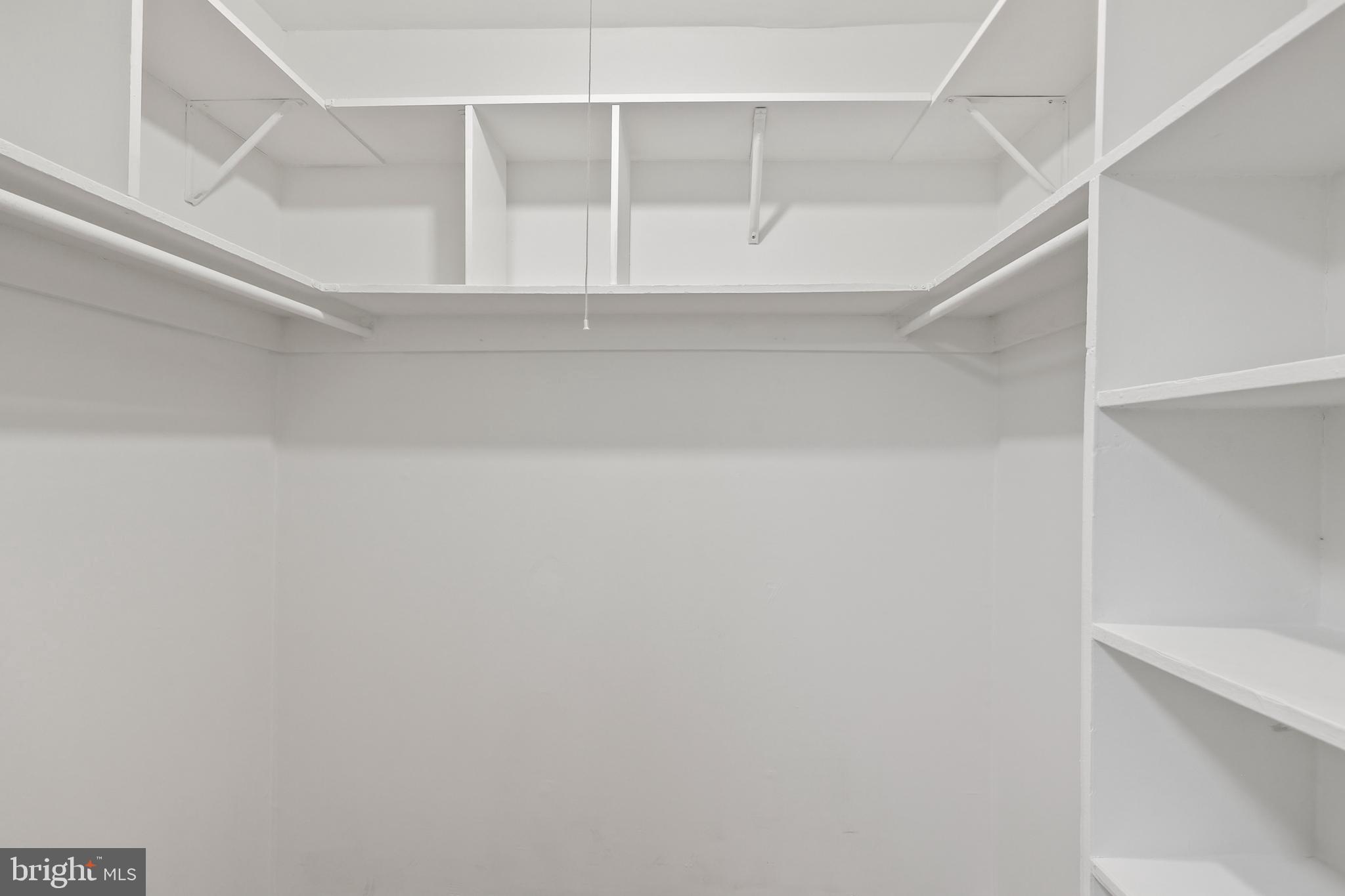 YORKTOWNE SQUARE - Residential