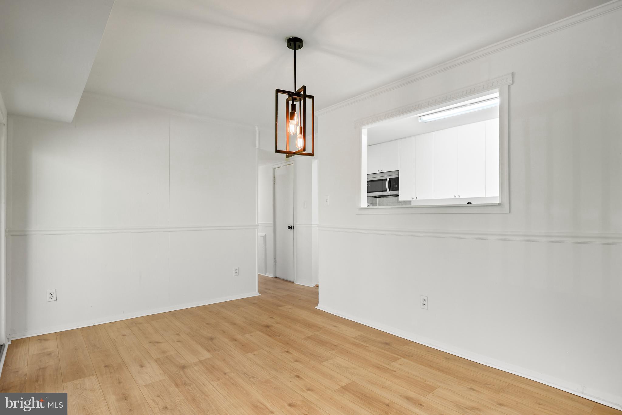 YORKTOWNE SQUARE - Residential